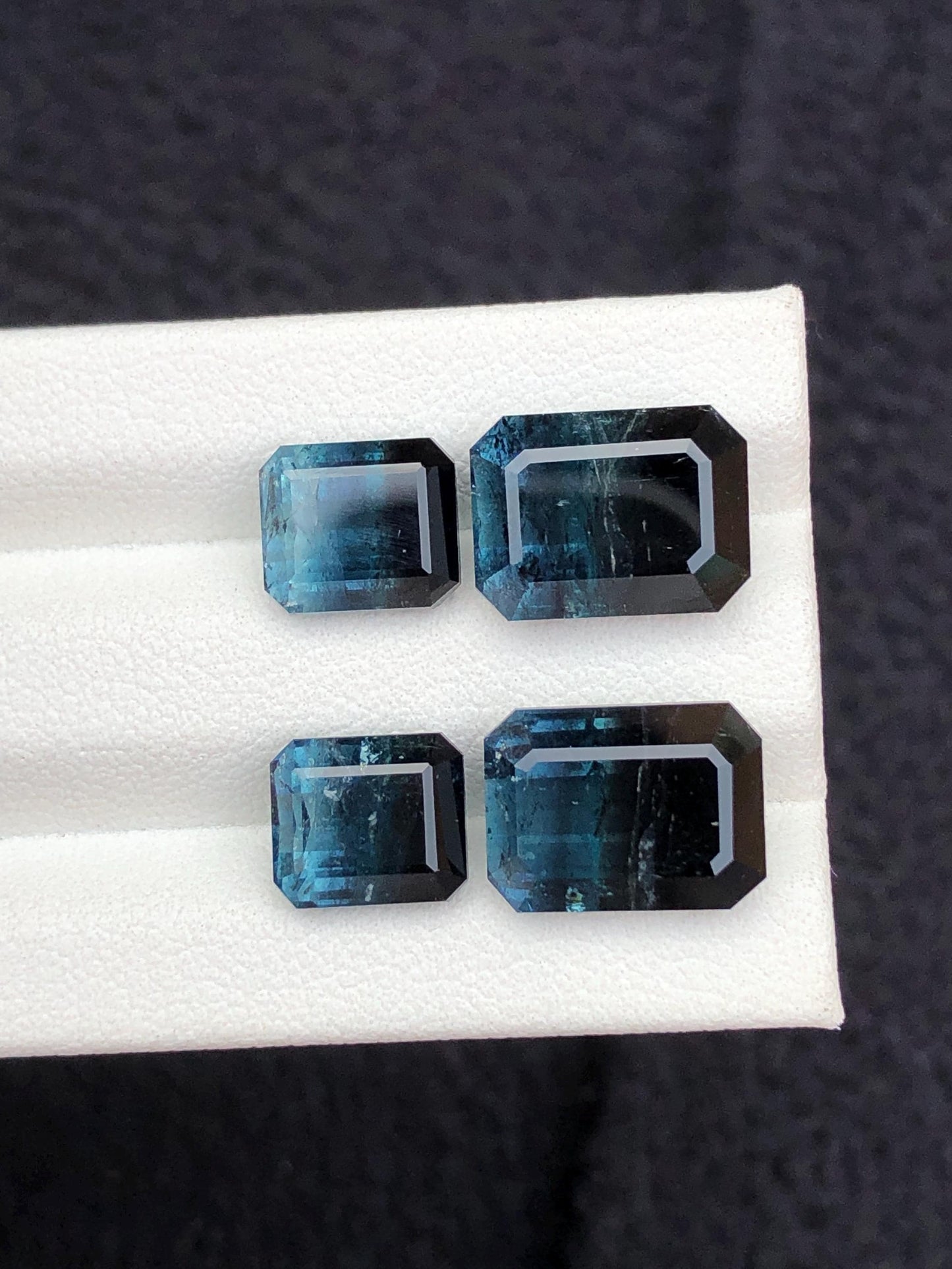 18.65 carats Unique tourmaline pairs