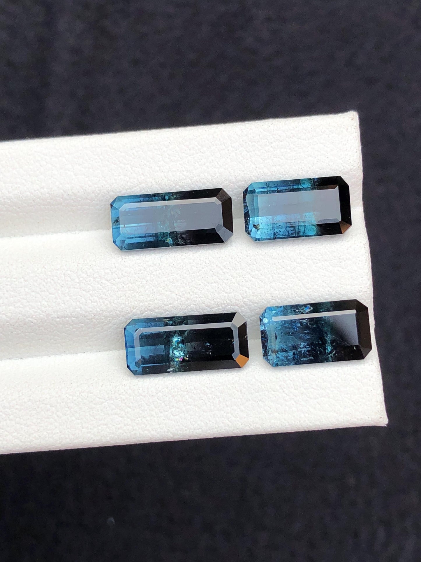 11.70 carats Unique tourmaline pairs