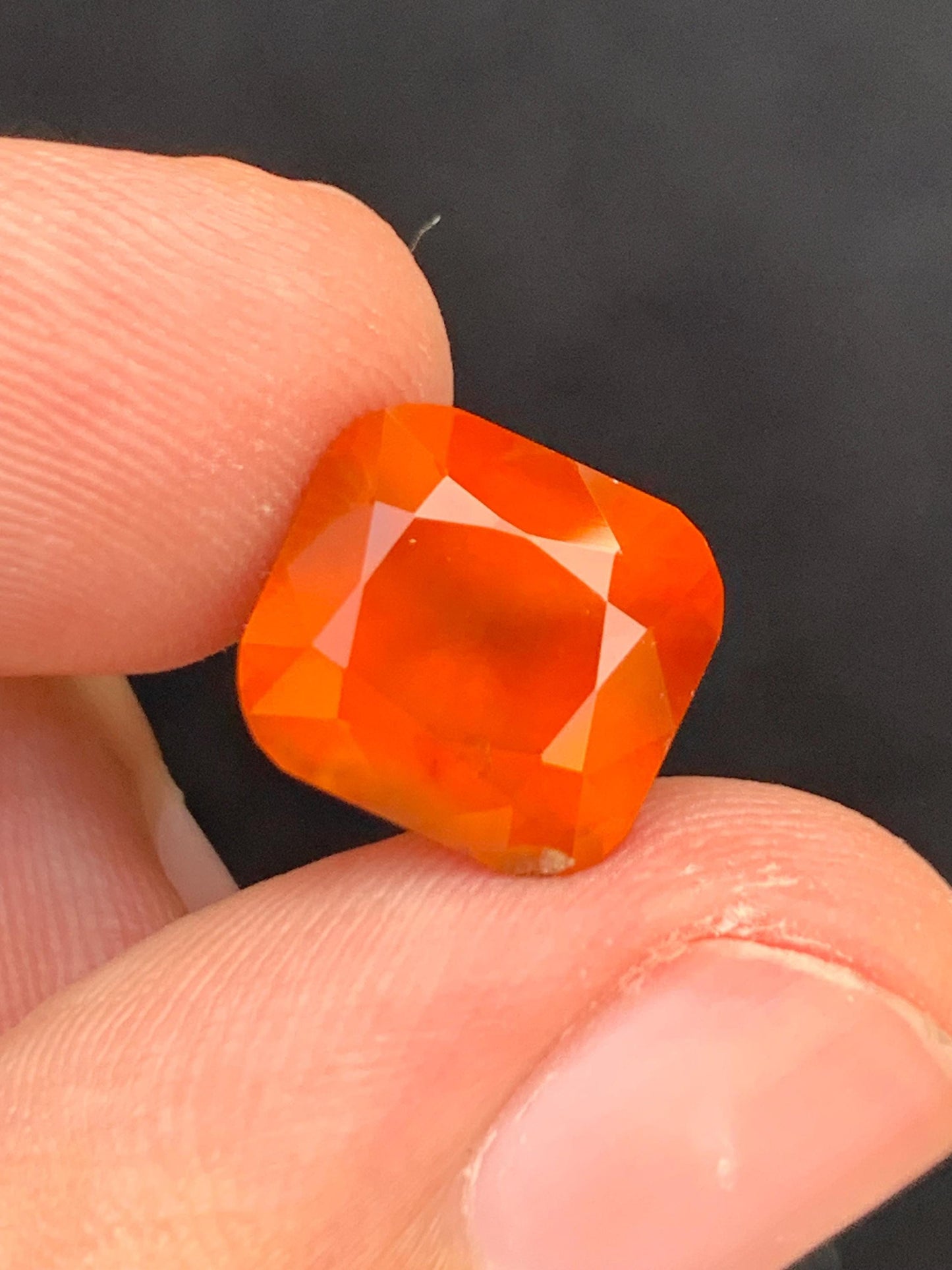 Fanta Garnet Cushion Faceted 7.50 ct - Fine Gemstone for Jewelry