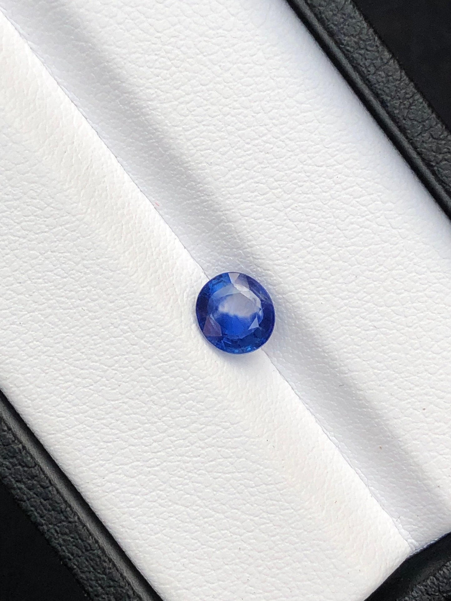 Bi colour Sapphire 0.95 ct - Fine Jewelry Gemstone