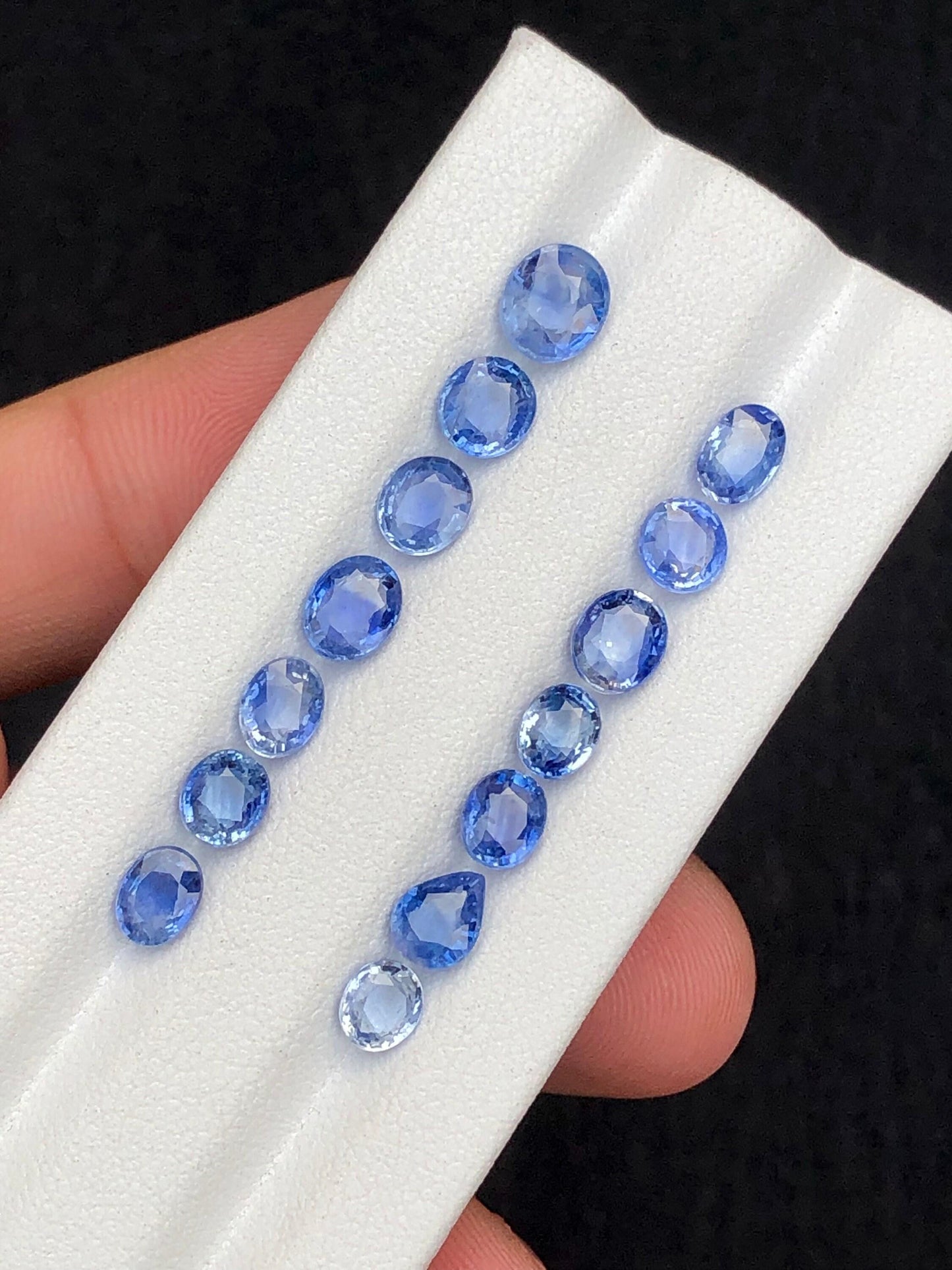 Sapphire Faceted Lot 9.85 ct - Loose Gemstone Parcel