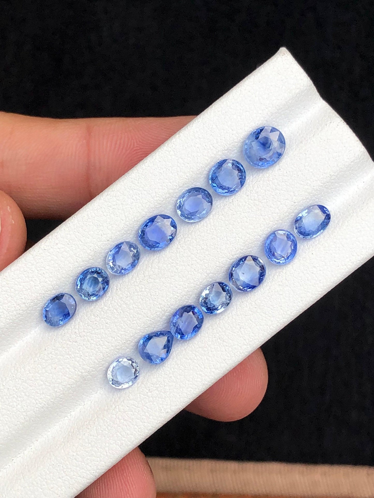 Sapphire Faceted Lot 9.85 ct - Loose Gemstone Parcel