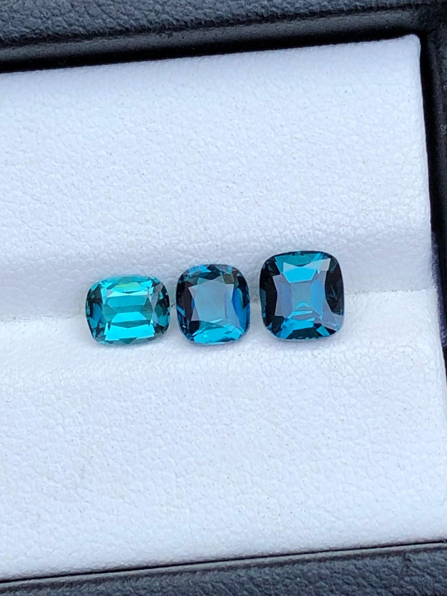 Blue Tourmaline Faceted Lot 2.15 ct - Loose Gemstone Parcel