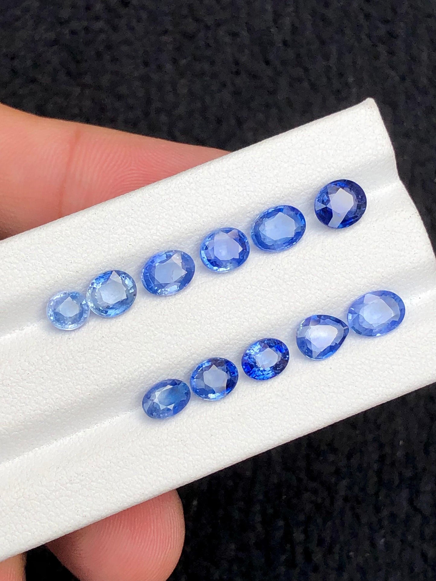 Sapphire Faceted Lot 8.10 ct - Loose Gemstone Parcel