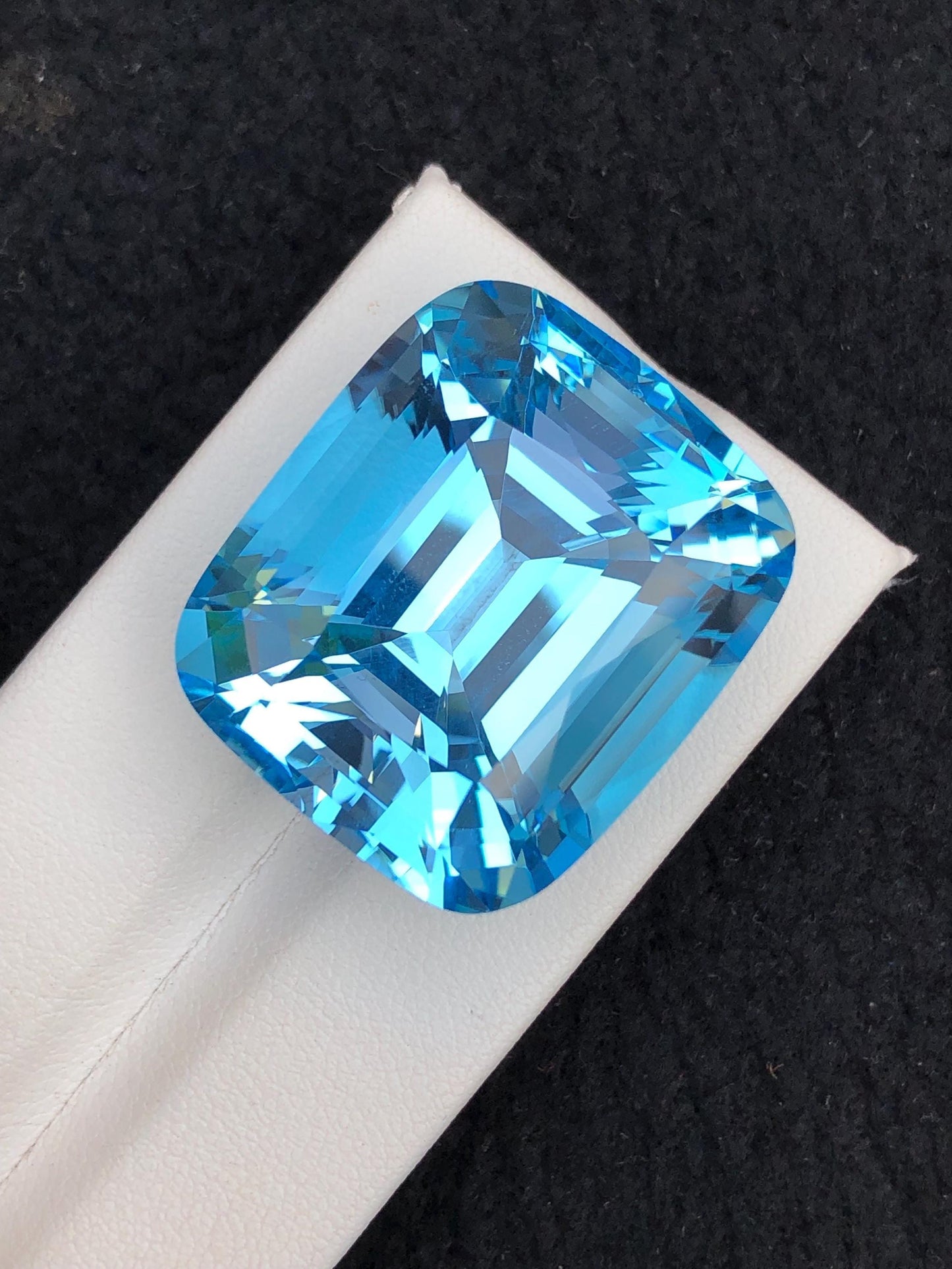 Swiss Topaz Faceted 101 ct - Collector Gemstone Parcel
