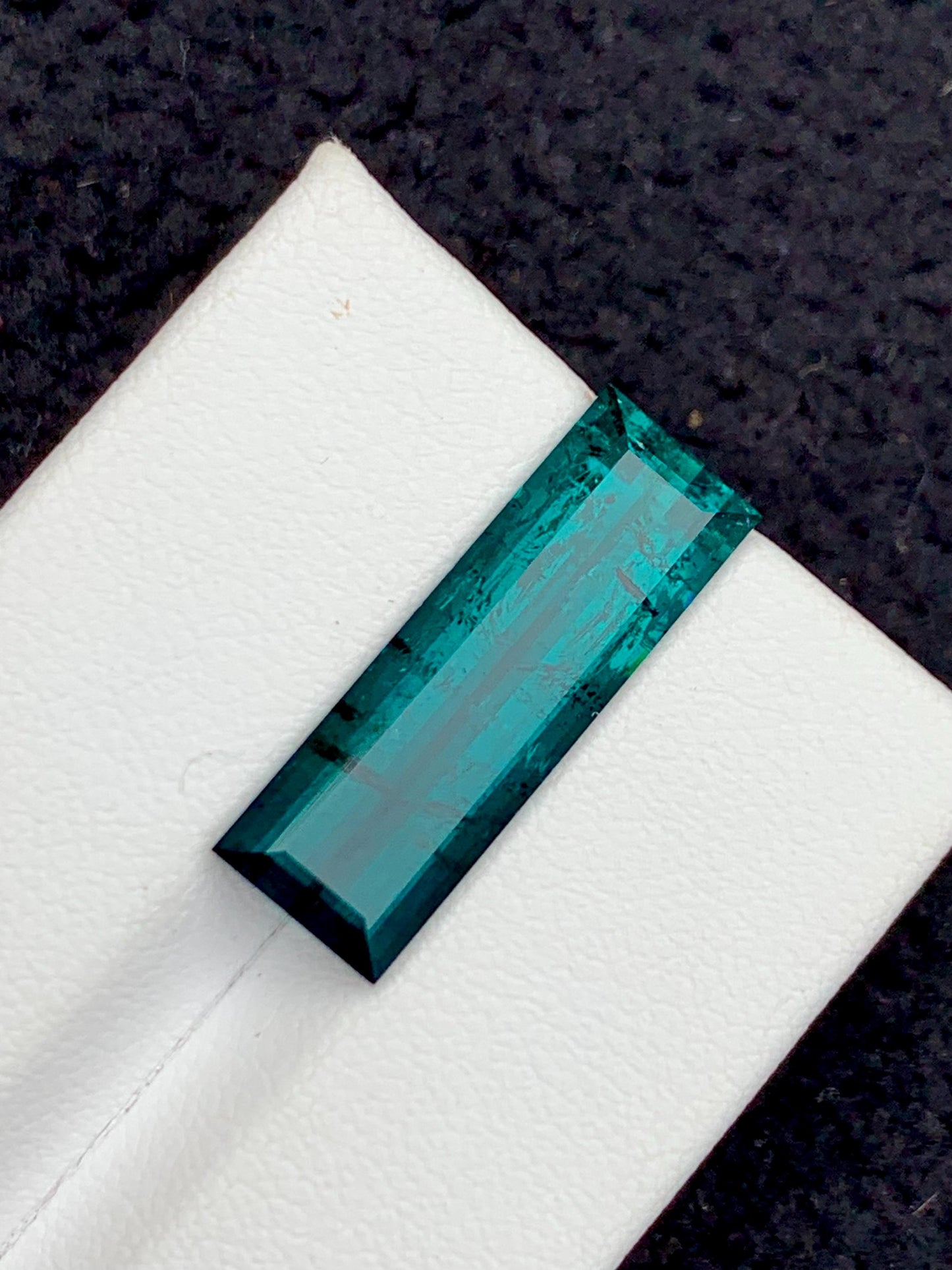 Indicolite Tourmaline Faceted 8.55 ct - Fine Jewelry Accent