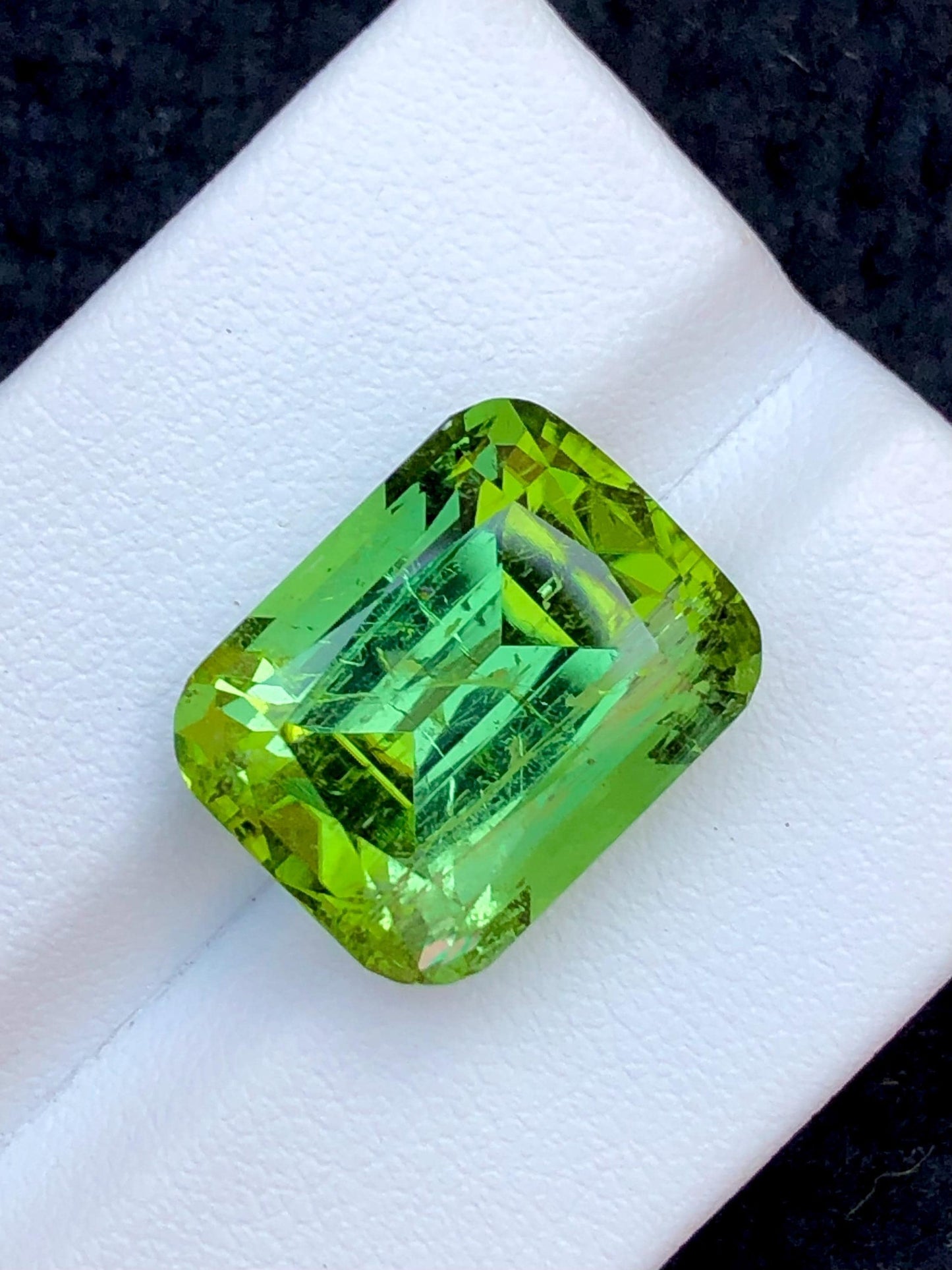 Green Tourmaline Faceted 15.70 ct - Bright Afghan Jewelry Highlight