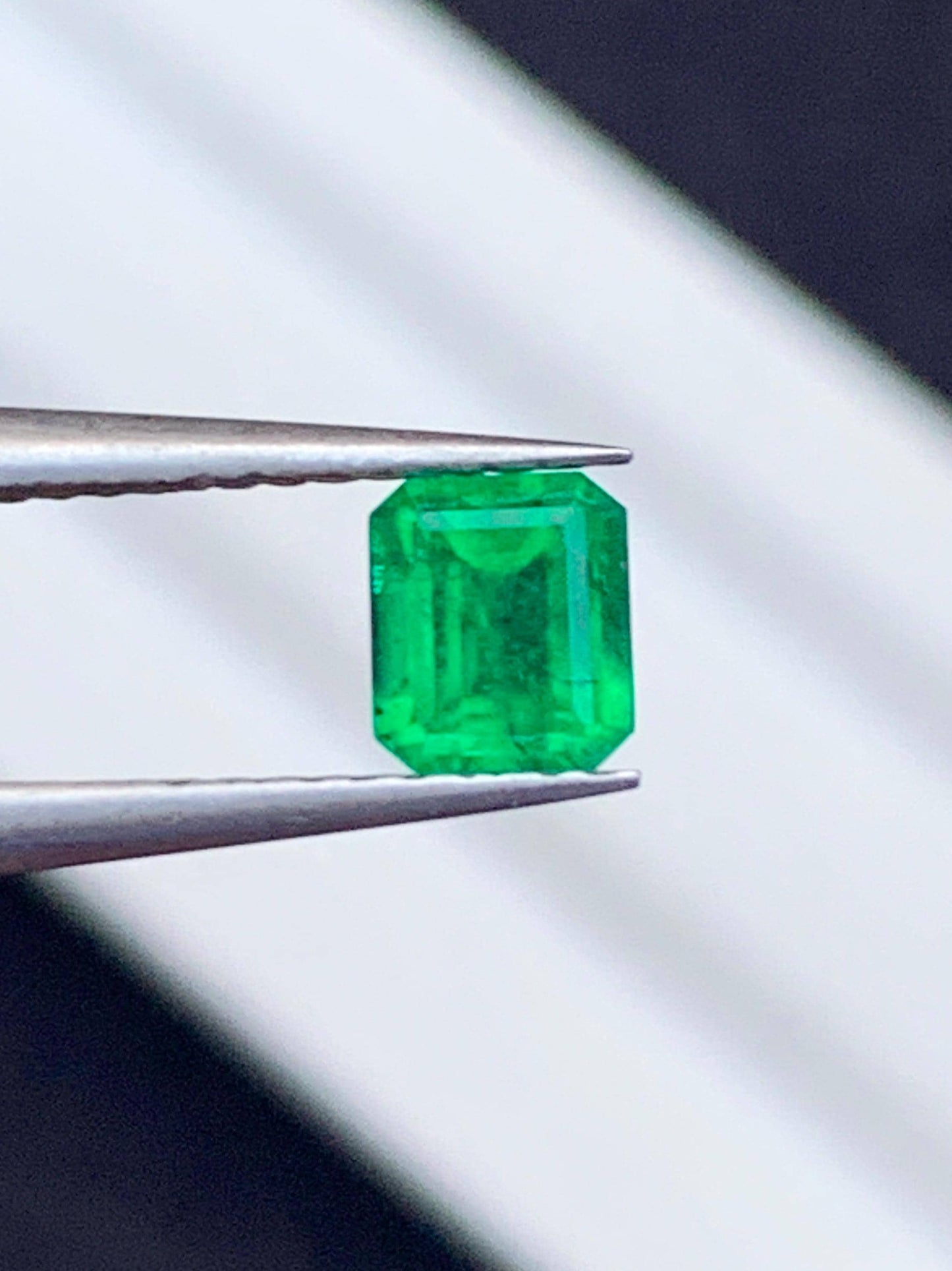 Emerald Faceted 0.65 ct - Bright Green Gem from Swat Pakistan