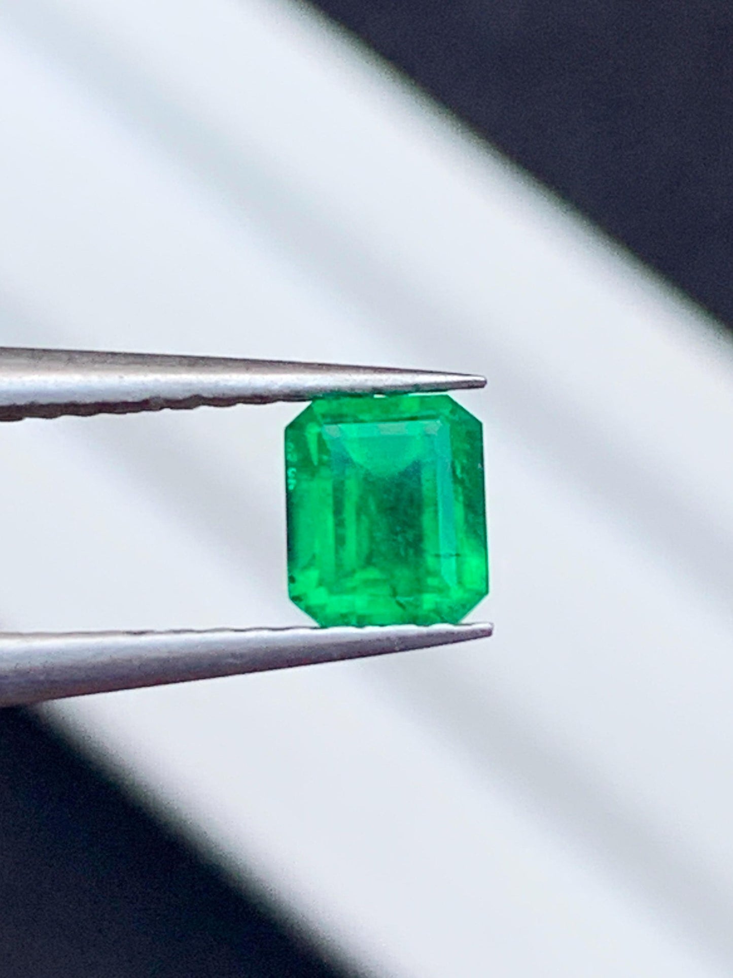 Emerald Faceted 0.65 ct - Bright Green Gem from Swat Pakistan