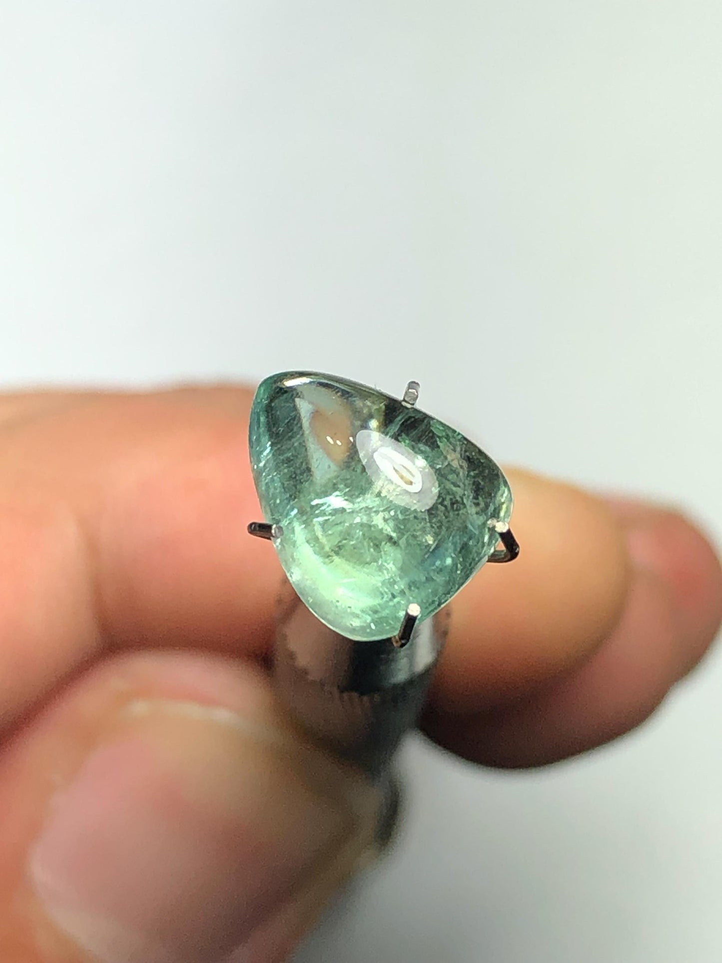 Lagoon Tourmaline Cabochon 3 ct - Soft Green Gem for Jewelry