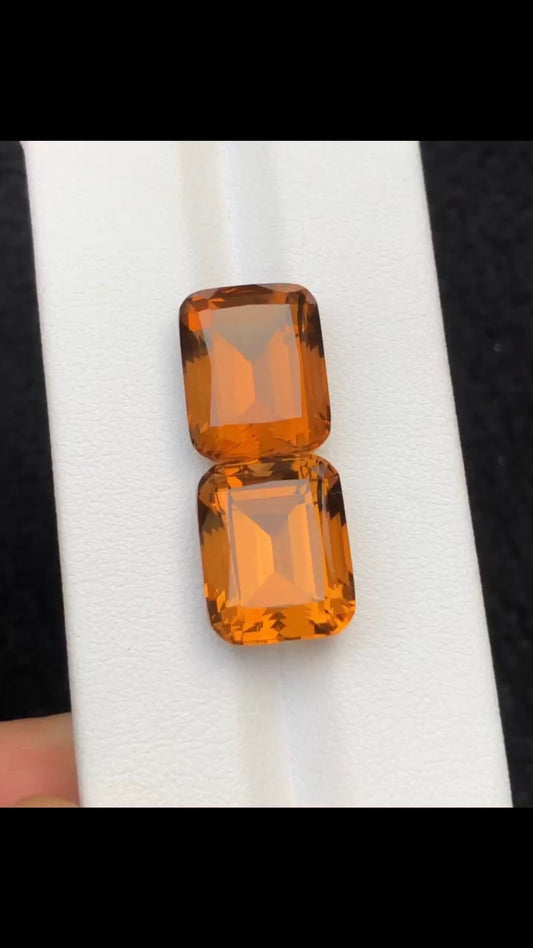 19.55 carats stunning faceted citrine pair available for sale