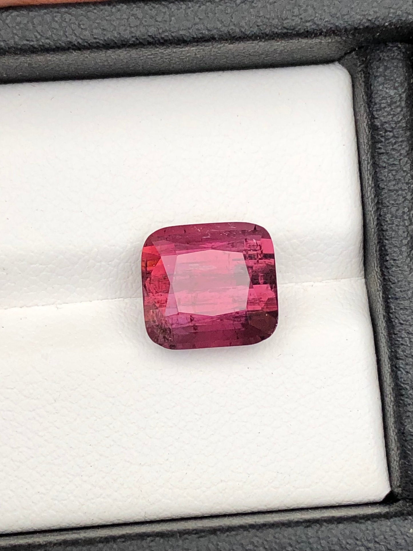 Red tourmaline 5.15 carat natural origin Afghanistan