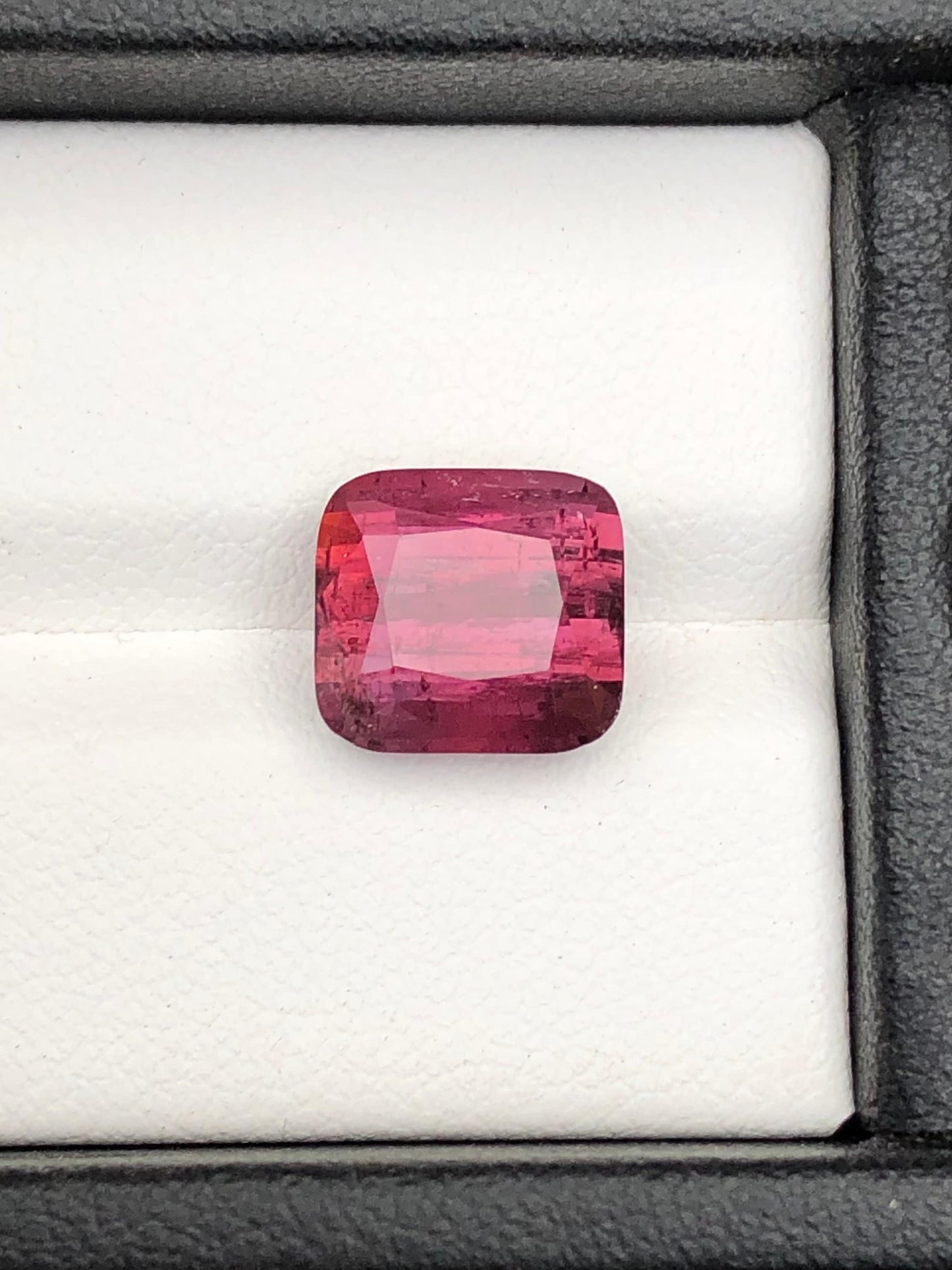 Red tourmaline 5.15 carat natural origin Afghanistan