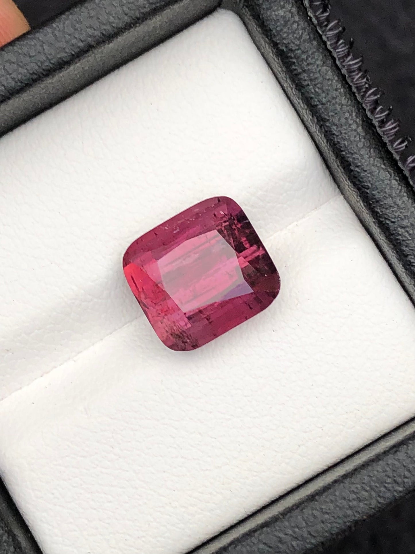 Red tourmaline 5.15 carat natural origin Afghanistan