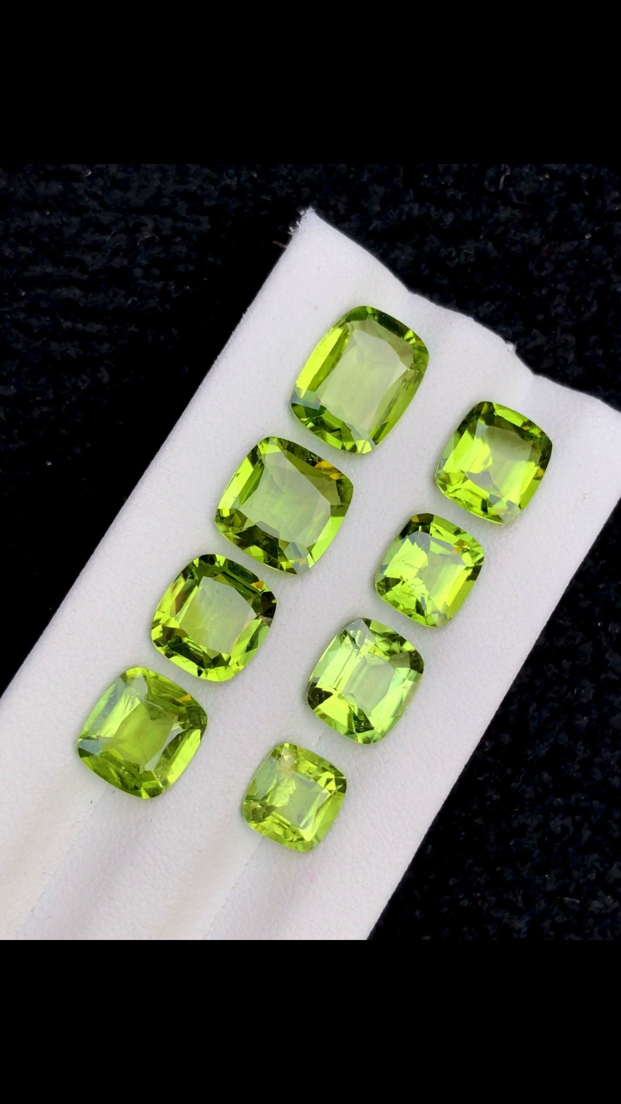 20.55 carats stunning peridot lot available for sale