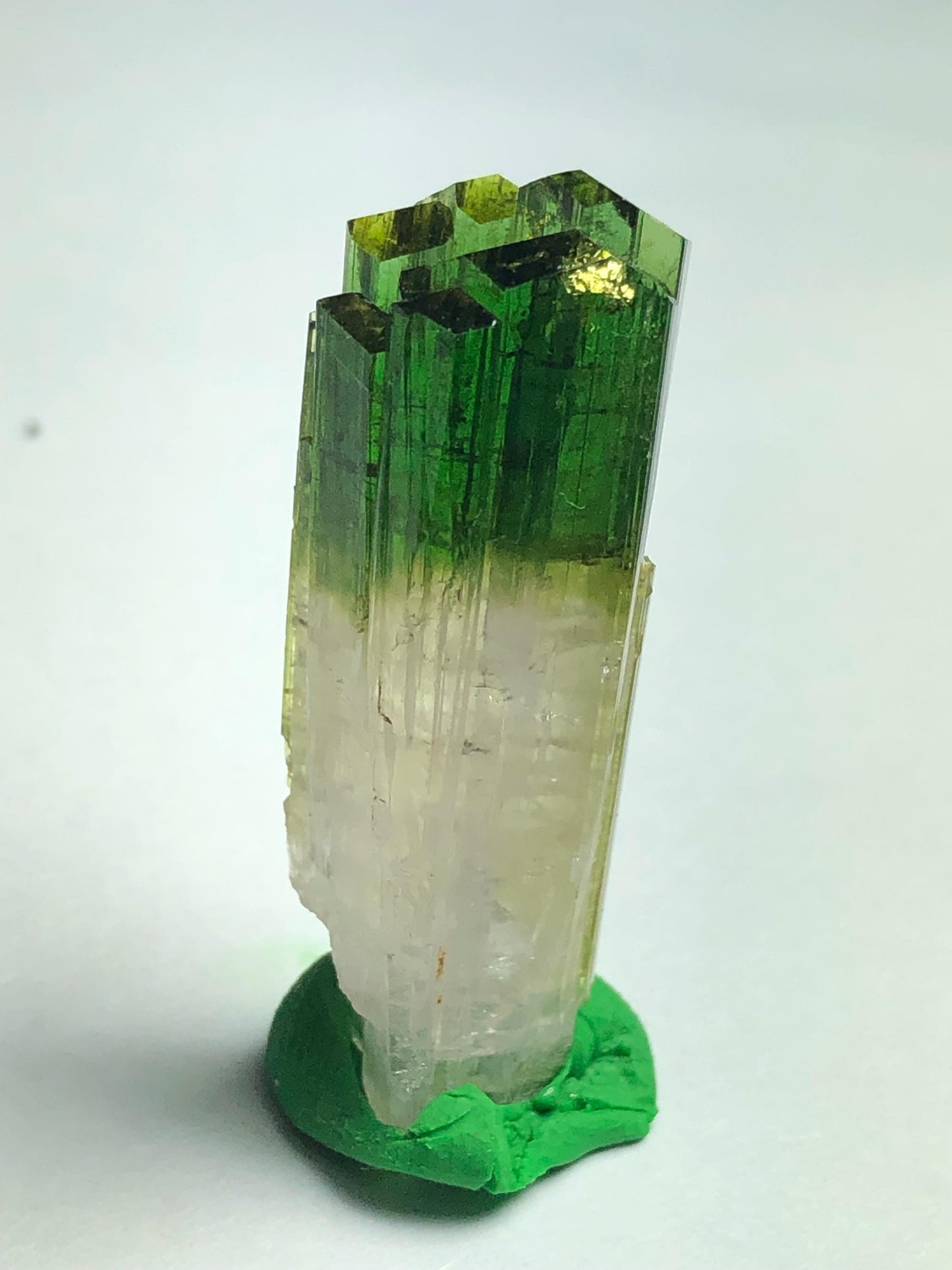 38.70 CTs terminated bi colour tourmaline crystal