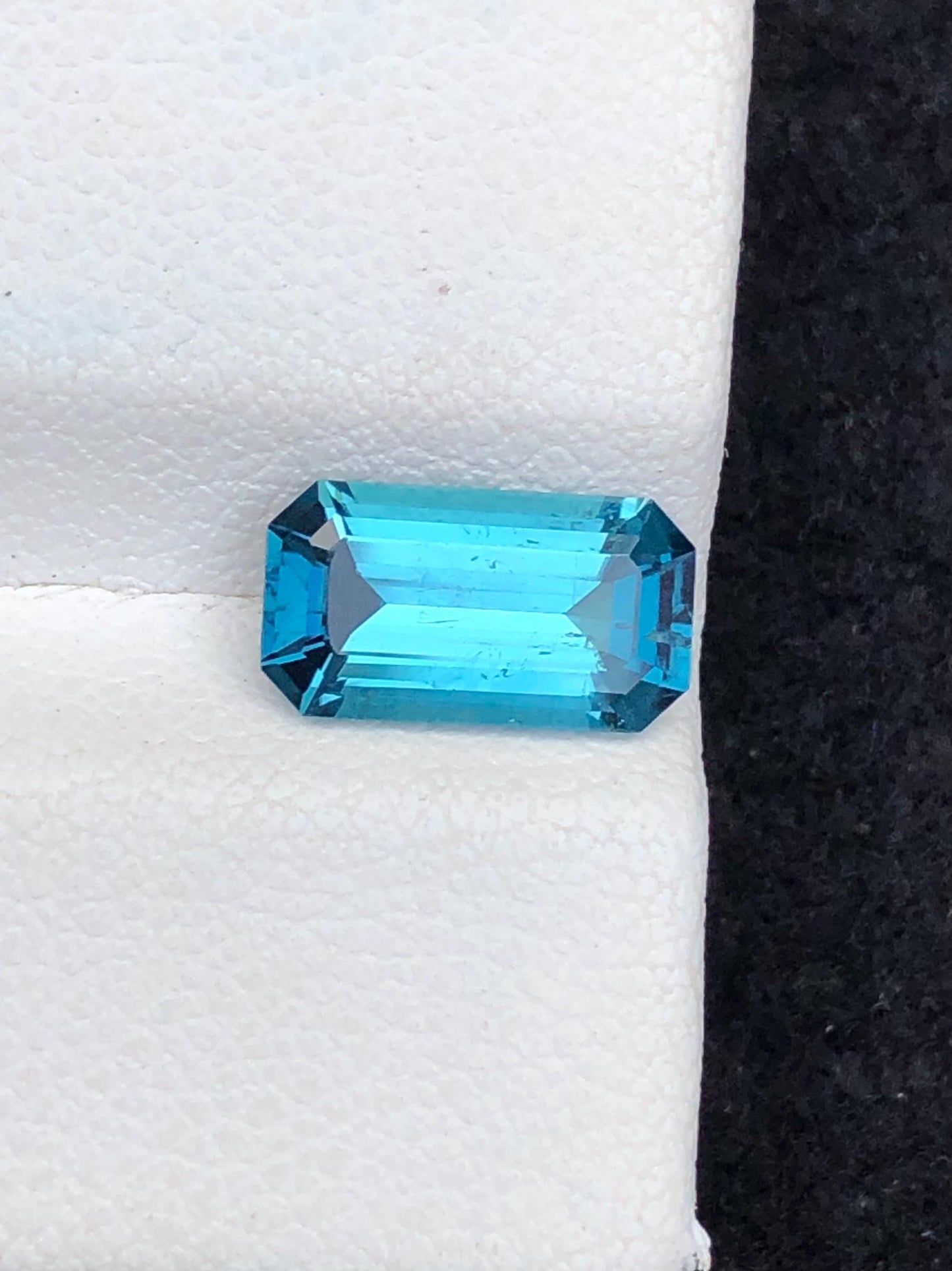 2 CTs neon blue tourmaline natural faceted