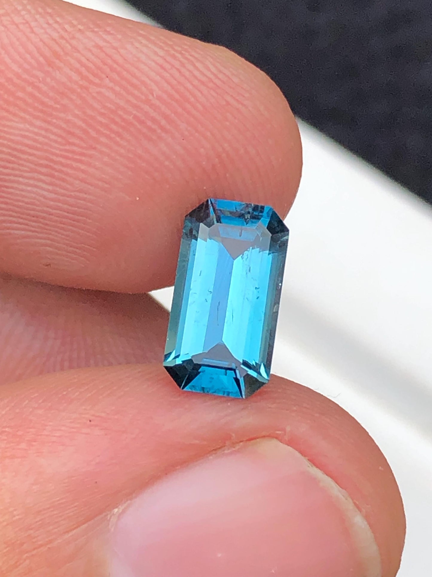 2 CTs neon blue tourmaline natural faceted