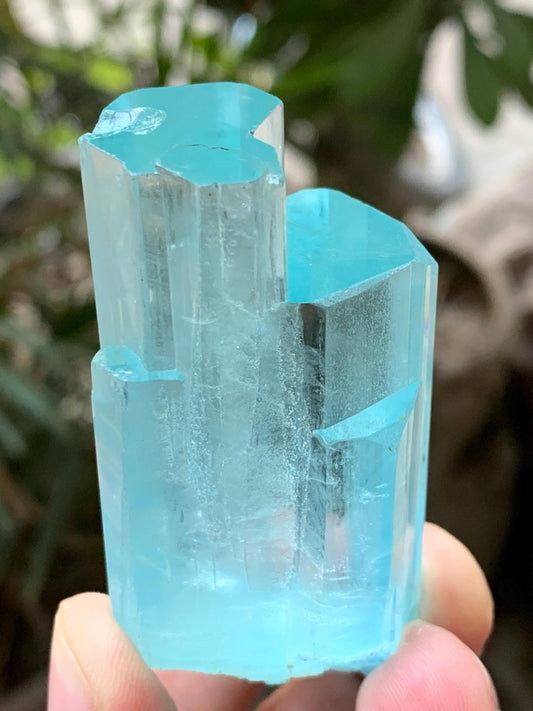 90 grams natural blue aquamarine crystal