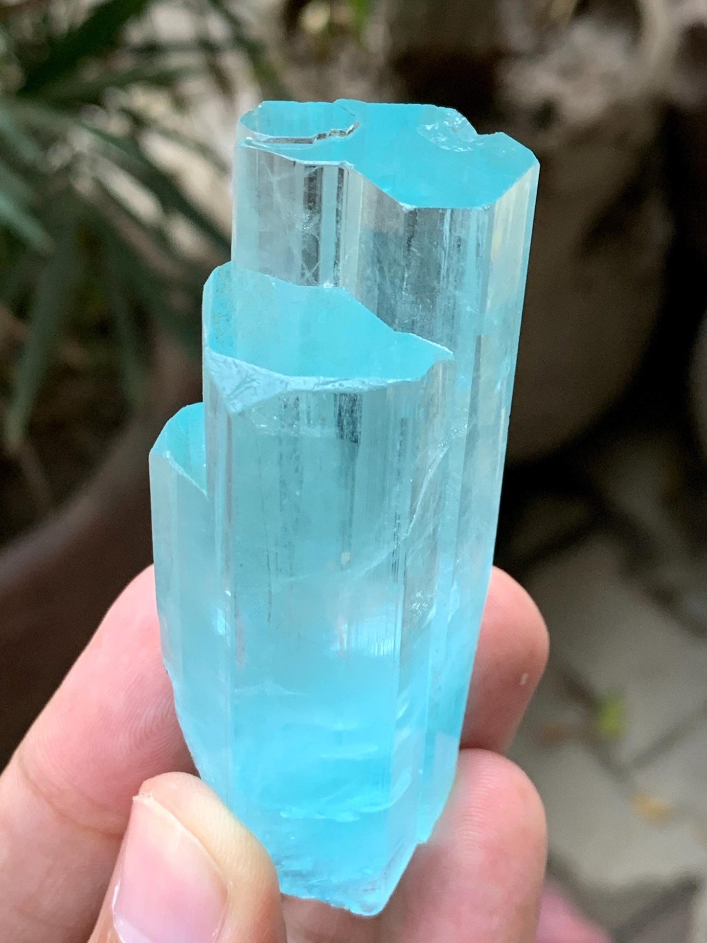 90 grams natural blue aquamarine crystal