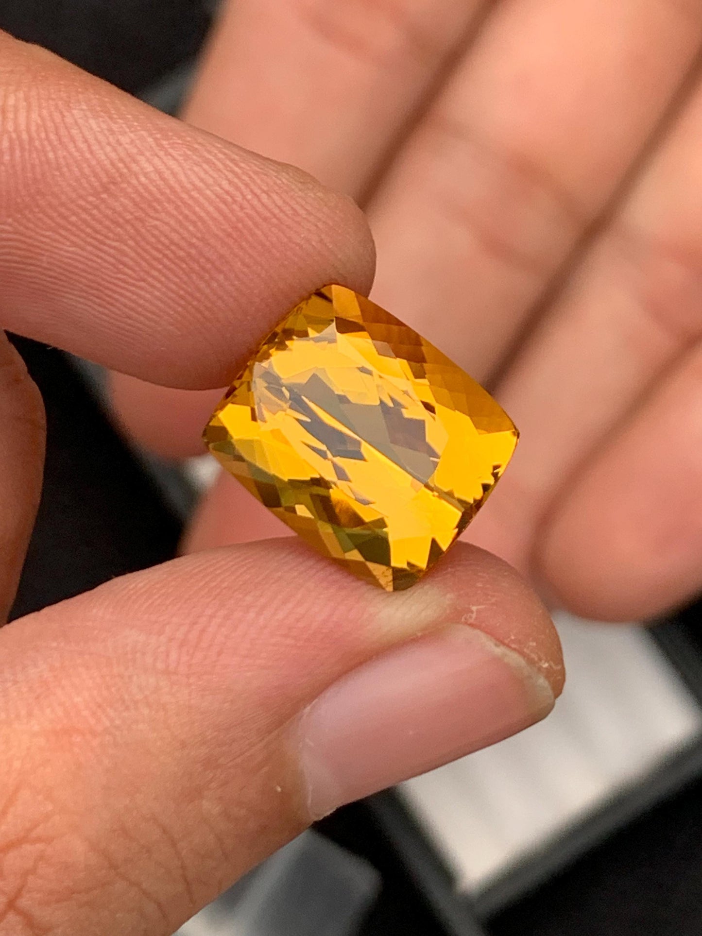 9.70 CTs Golden beryl faceted loupe clean