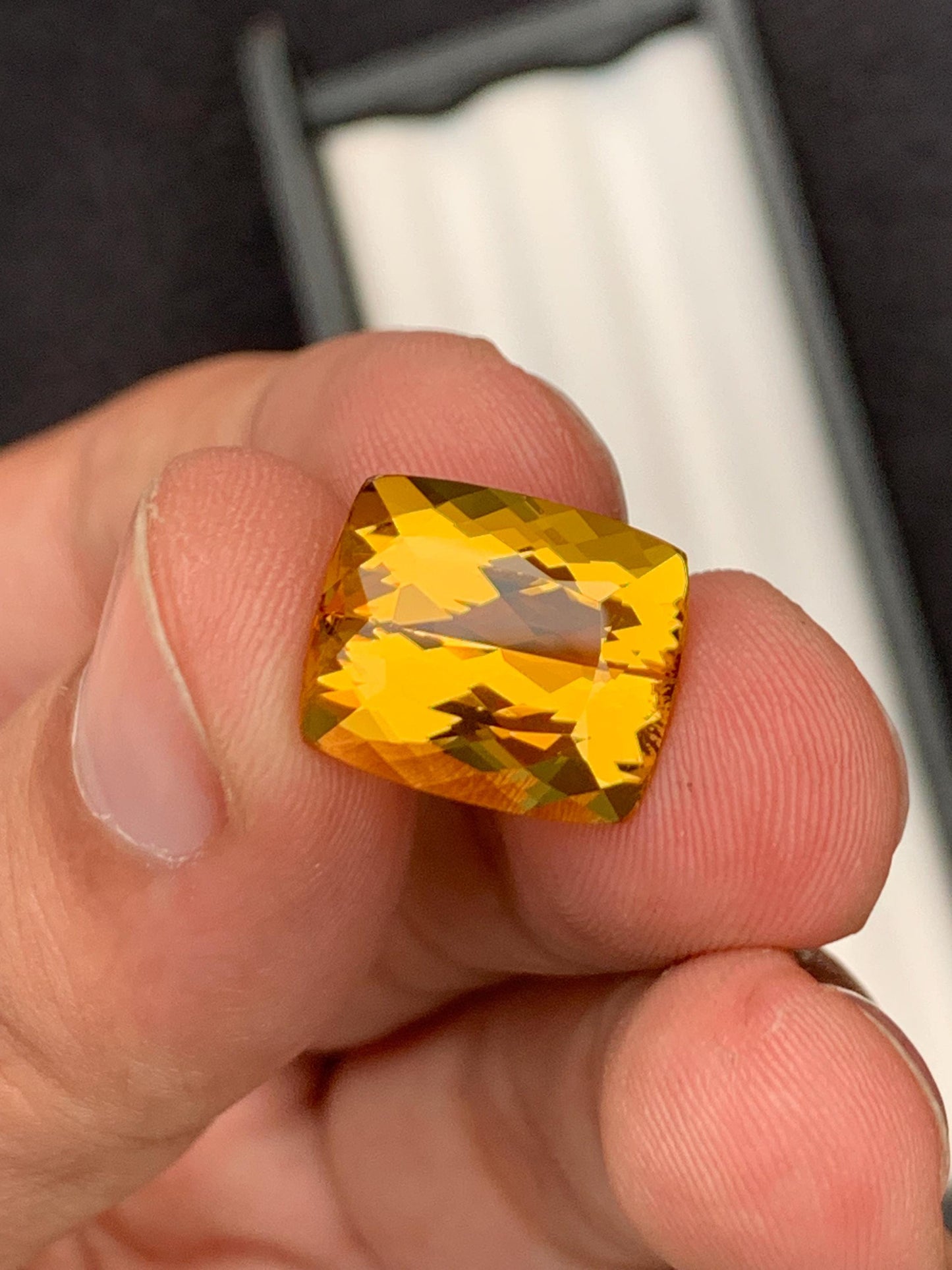 9.70 CTs Golden beryl faceted loupe clean