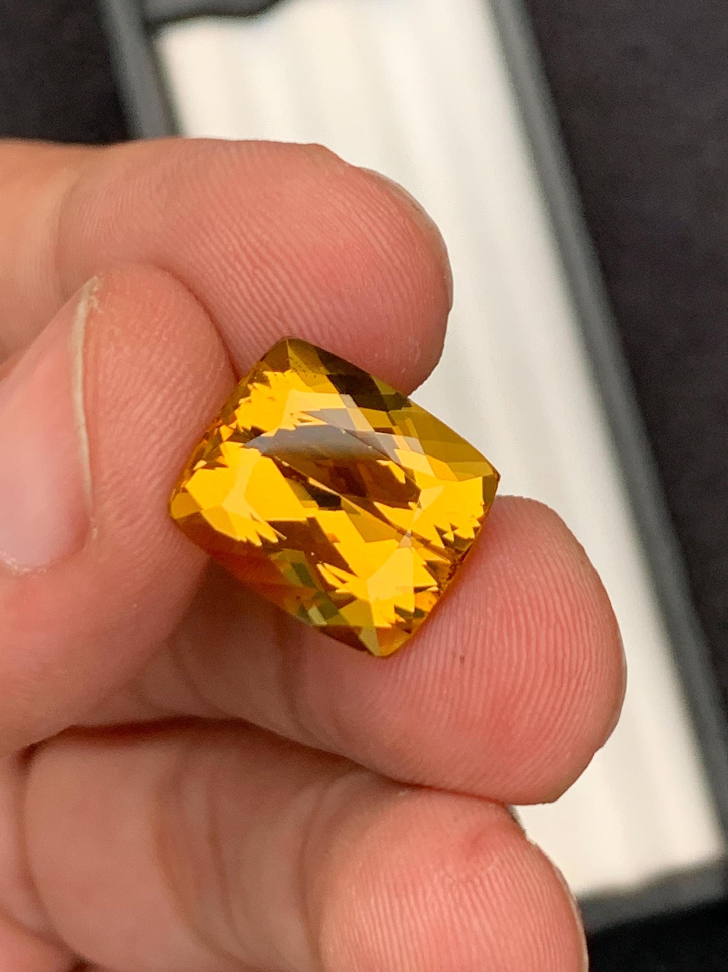 9.70 CTs Golden beryl faceted loupe clean