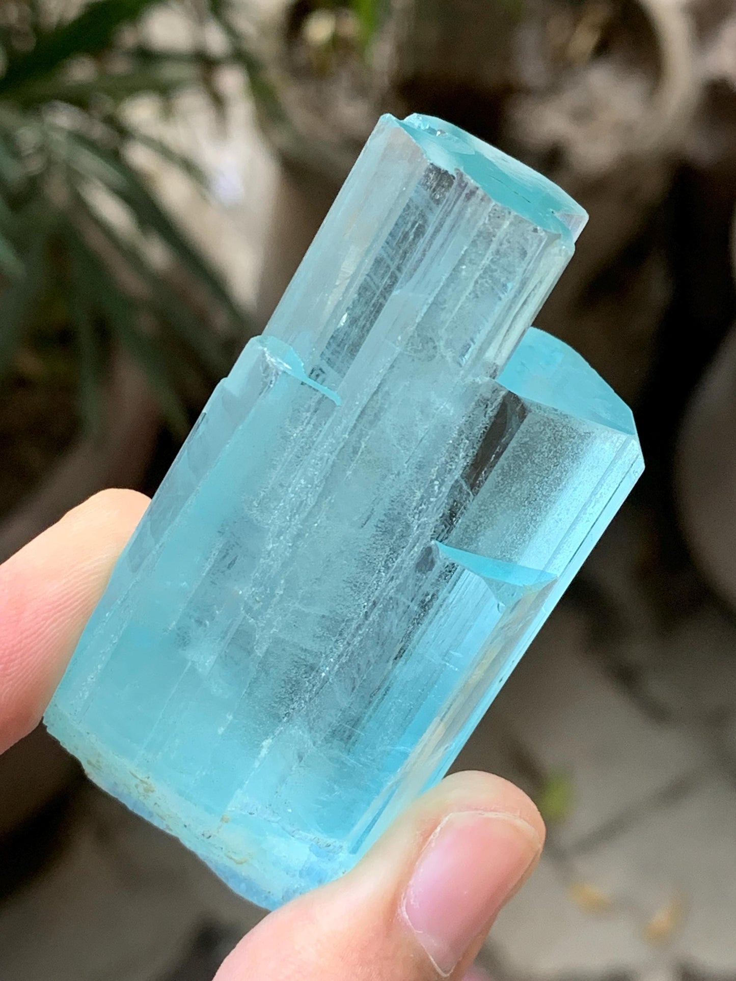 90 grams natural blue aquamarine crystal