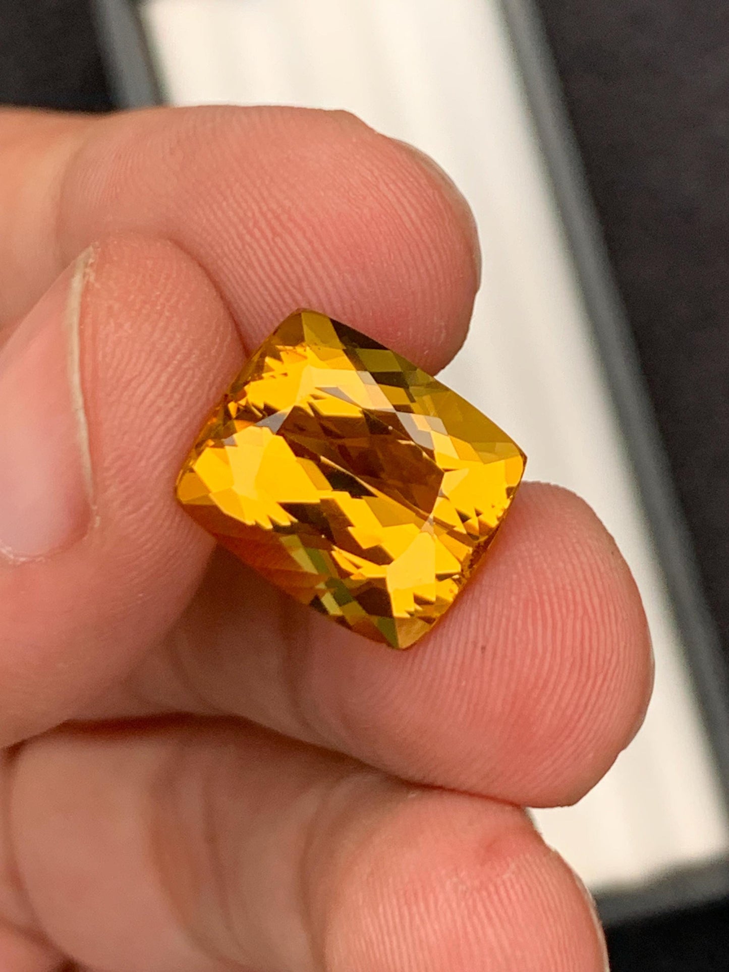 9.70 CTs Golden beryl faceted loupe clean