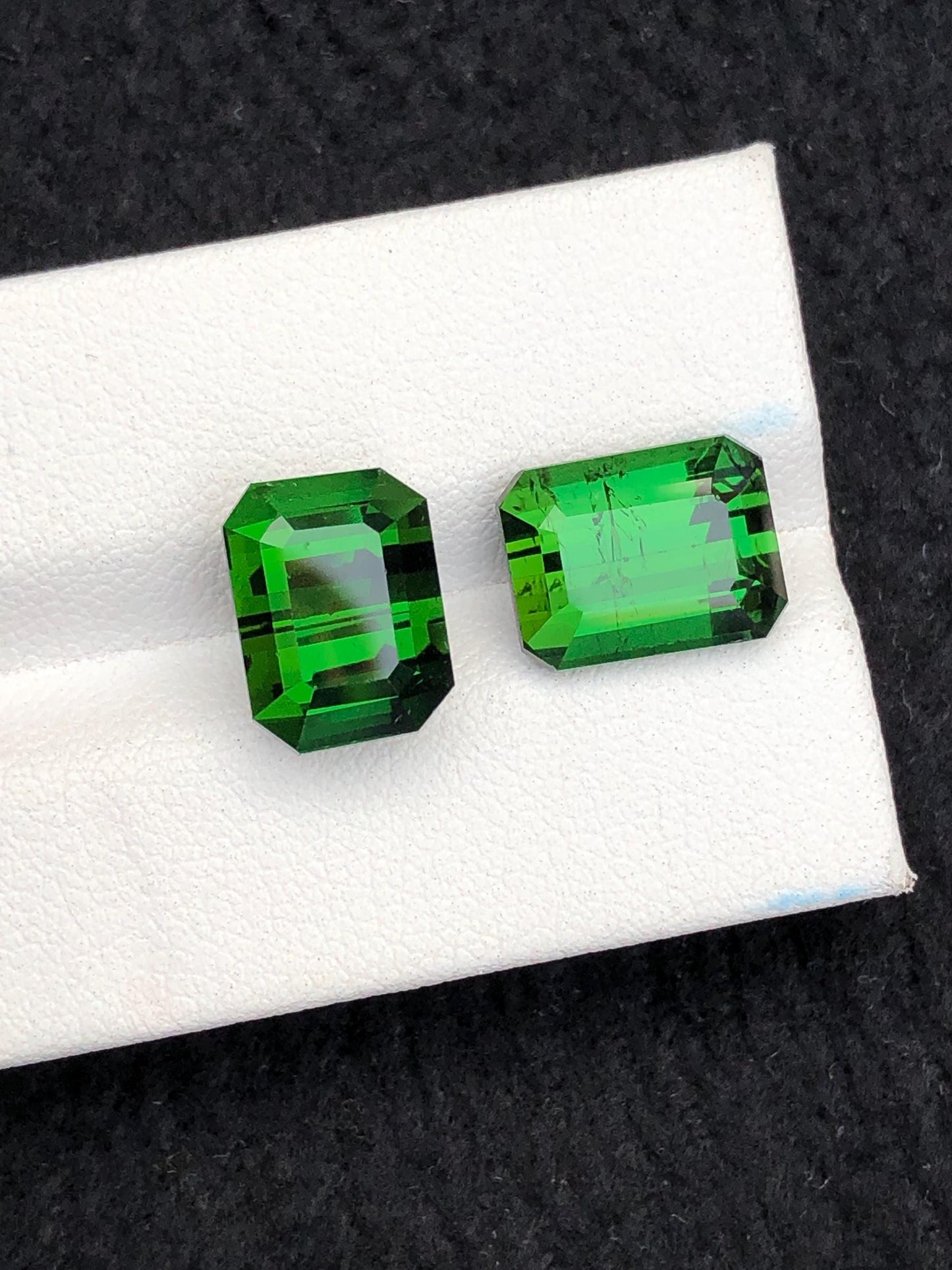 14 CTs forest green tourmalines natural