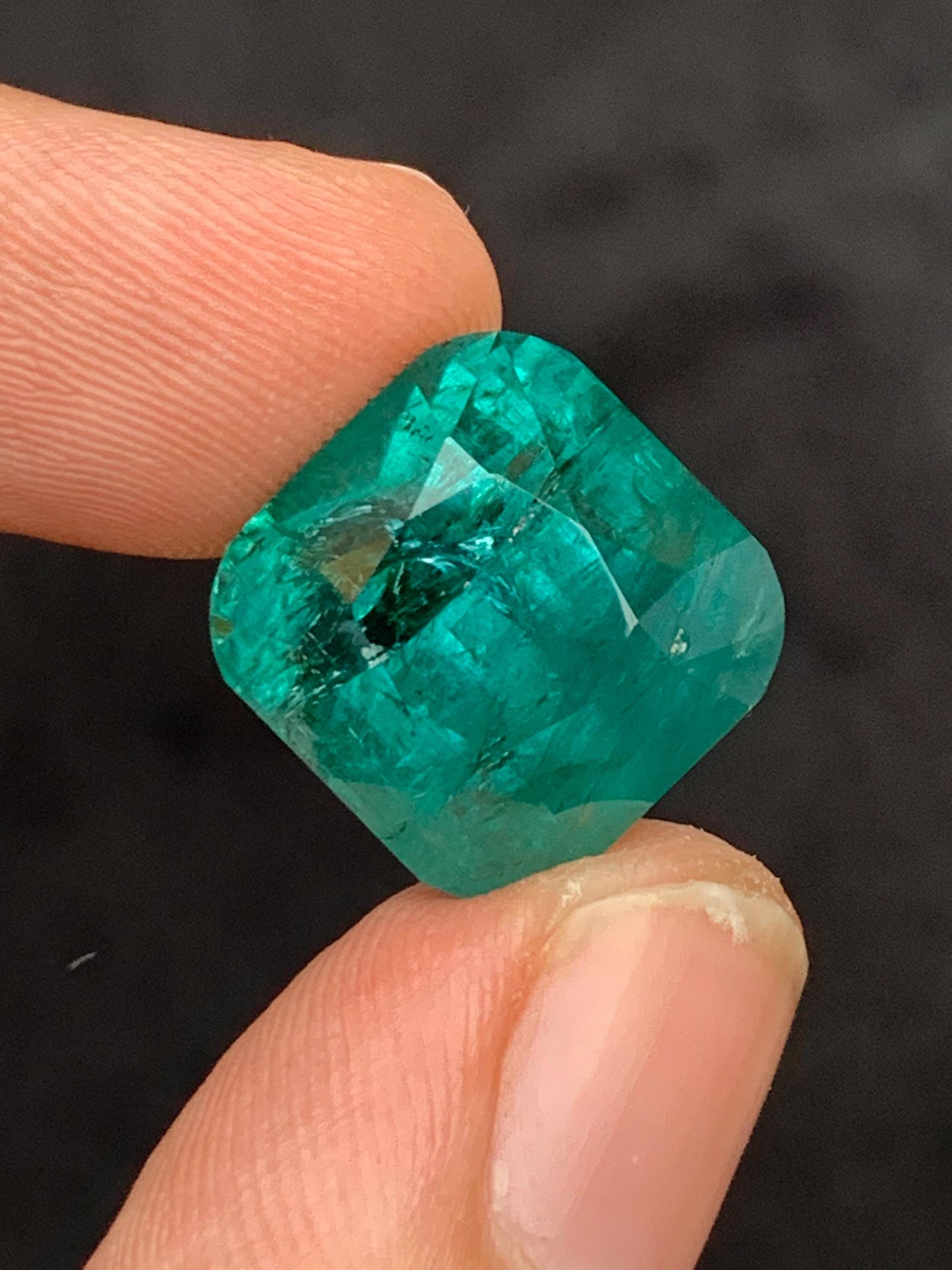 22.70 CTs blue tourmaline natural