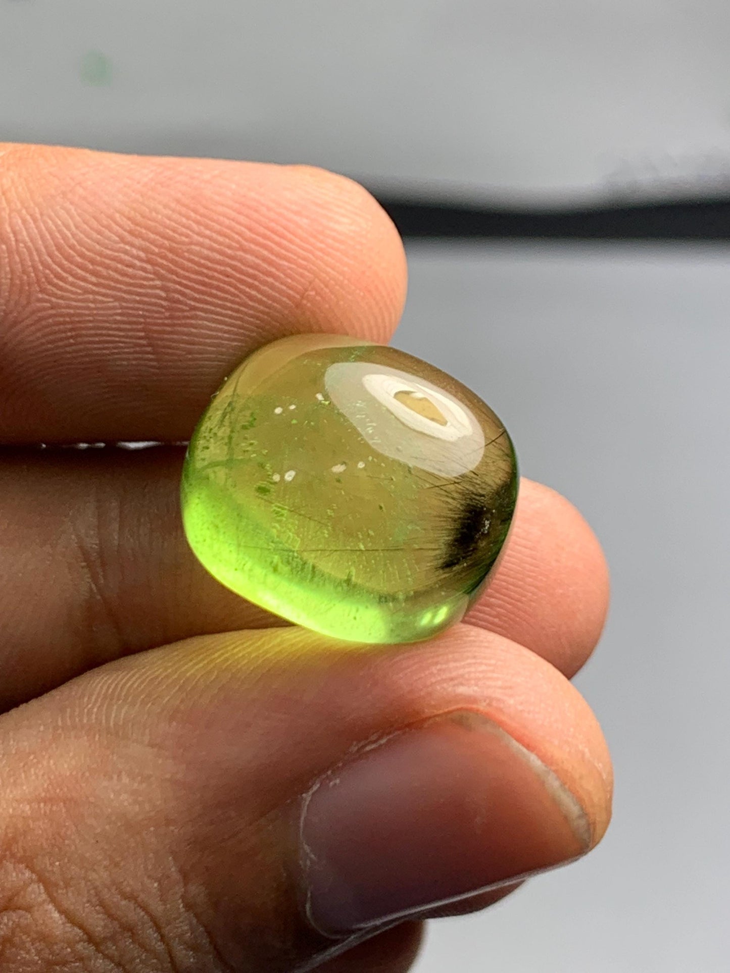 22 ct peridot cabochon 16*14*10mm