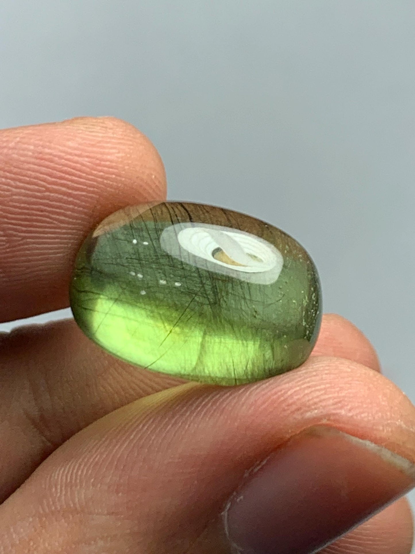 18 ct hairy peridot cabochon 18*13*9mm