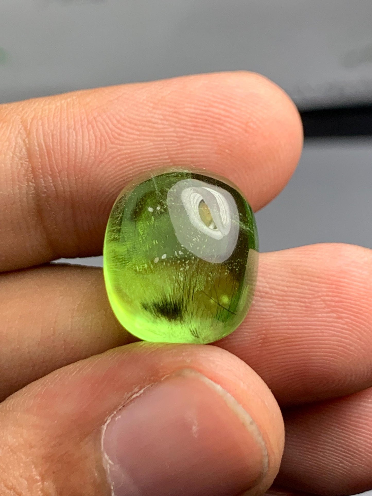 22 ct peridot cabochon 16*14*10mm