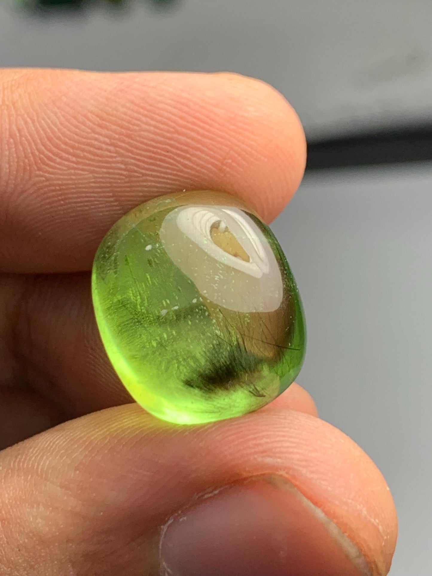 22 ct peridot cabochon 16*14*10mm