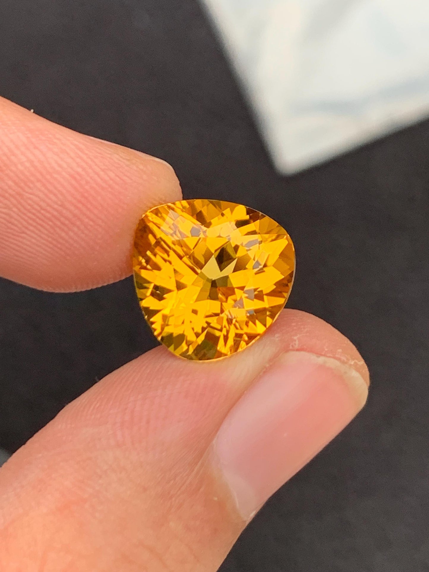 6.30 CTs Golden beryl loupe clean