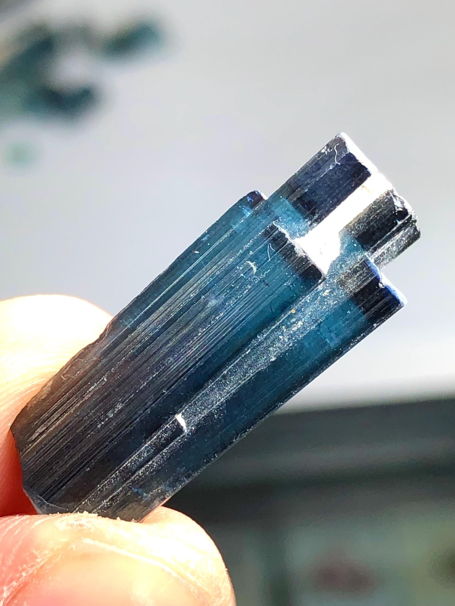 14.50 ct ink blue tourmaline crystal 25mm long