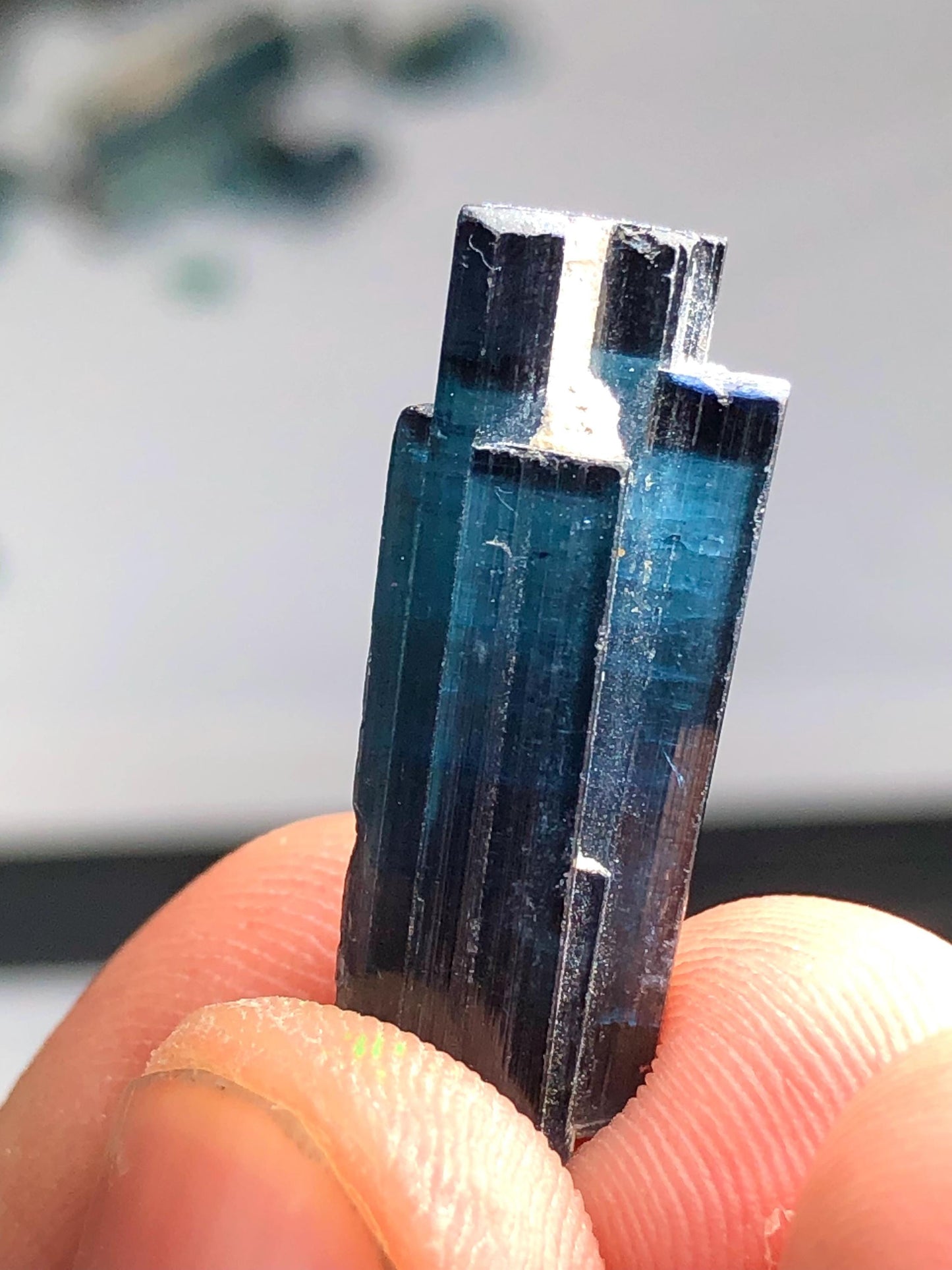 14.50 ct ink blue tourmaline crystal 25mm long