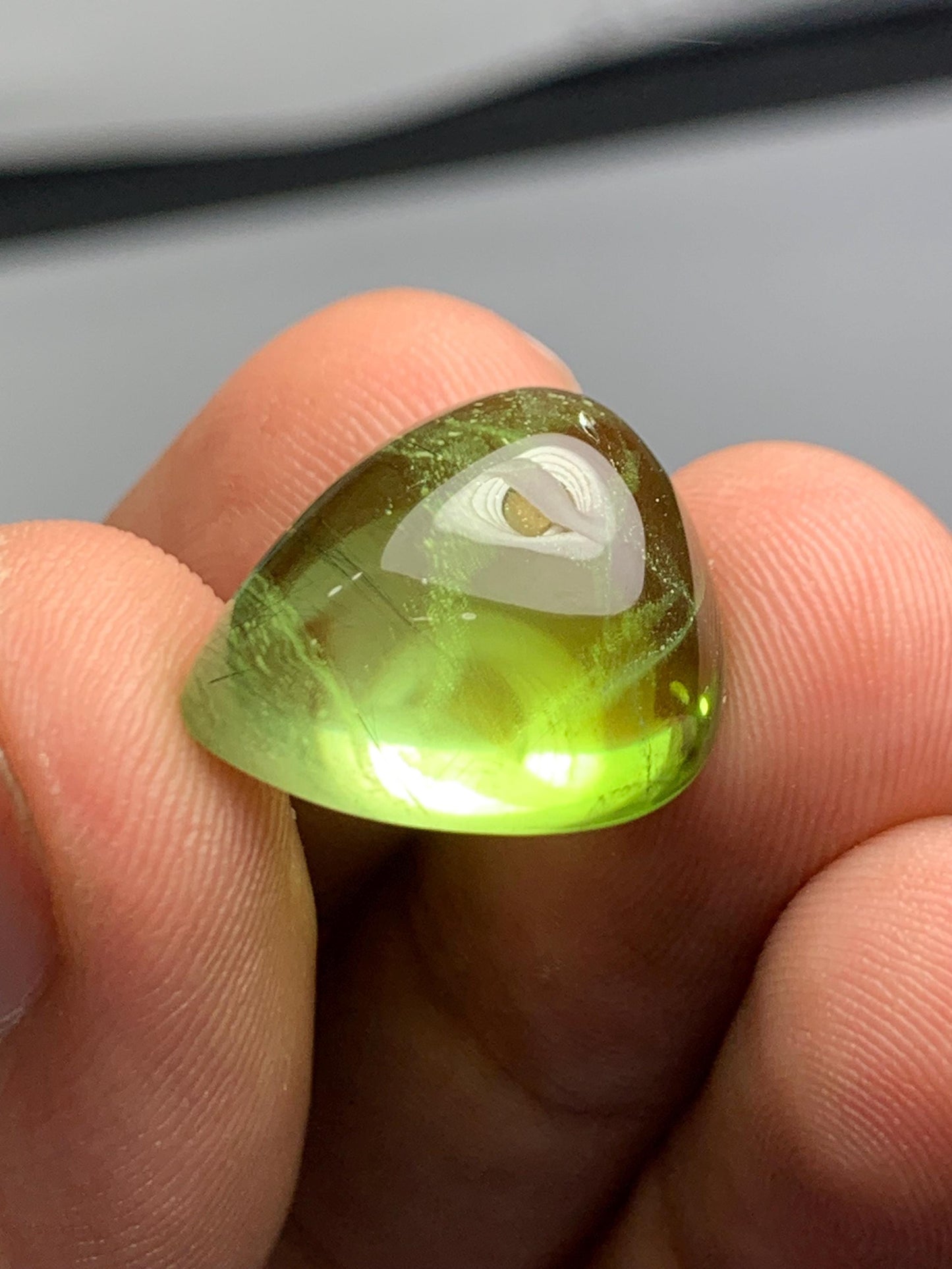 18 ct peridot cabochon 18*15*9mm