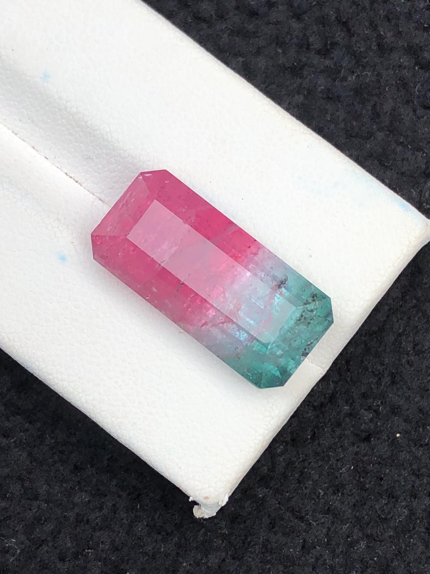 20 ct bi colour tourmaline 22*11*10mm