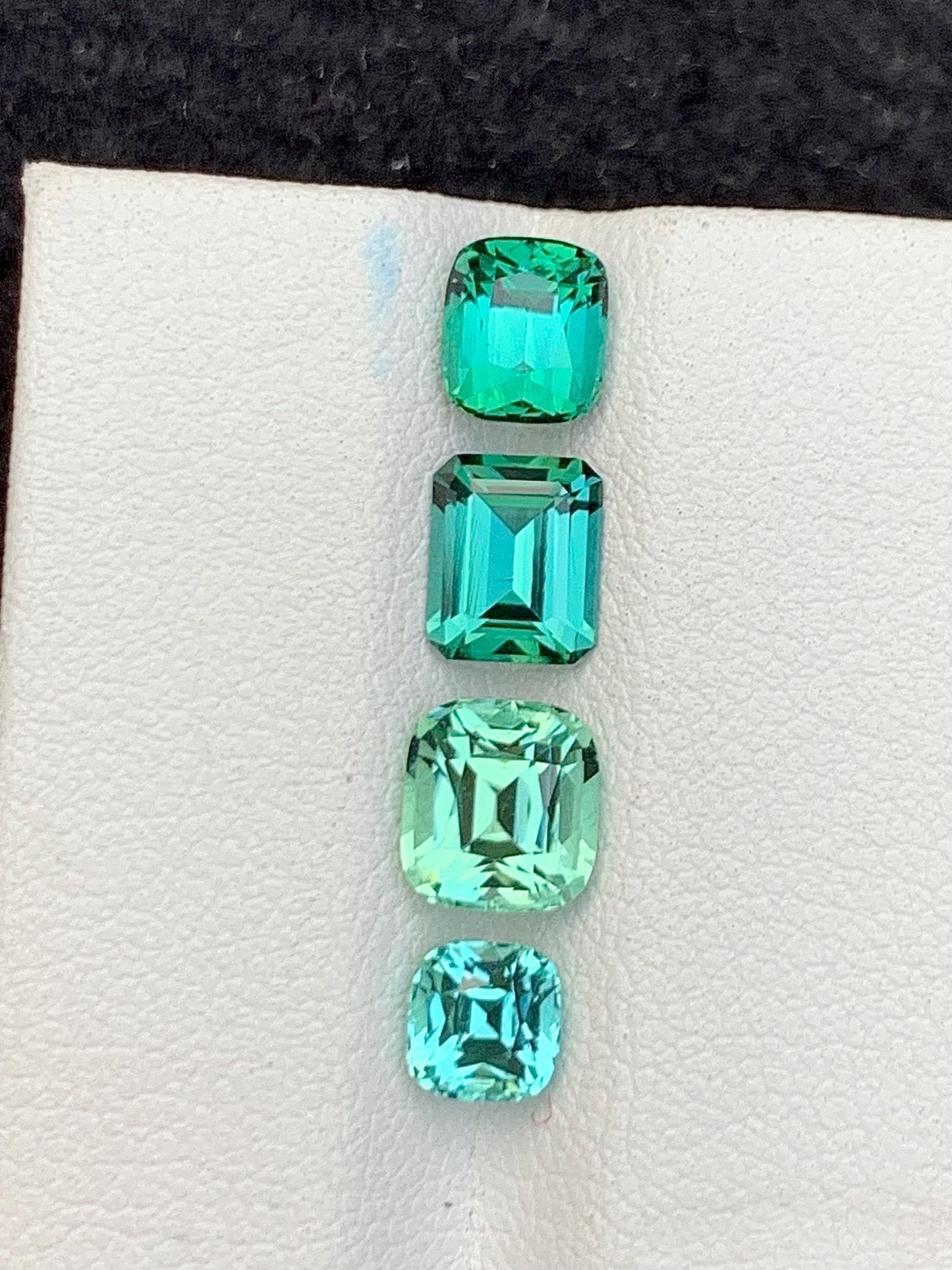 4.60 ct clean neon bluish green and mint green tourmaline lot