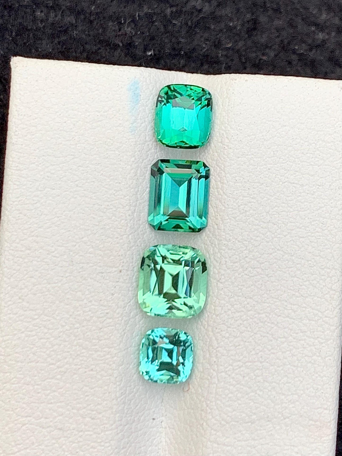 4.60 ct clean neon bluish green and mint green tourmaline lot