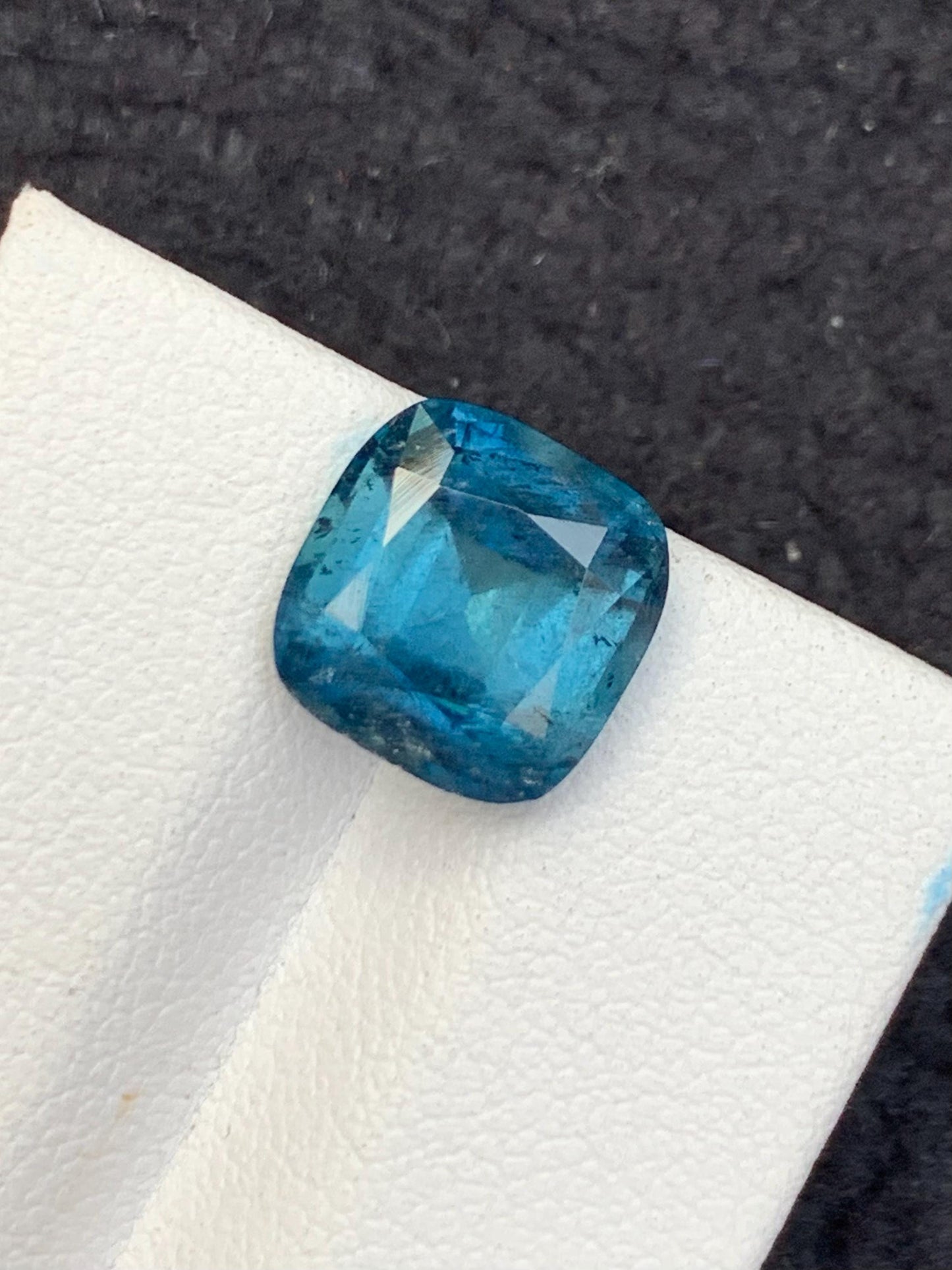 4.70 ct blue tourmaline 10*10*7mm