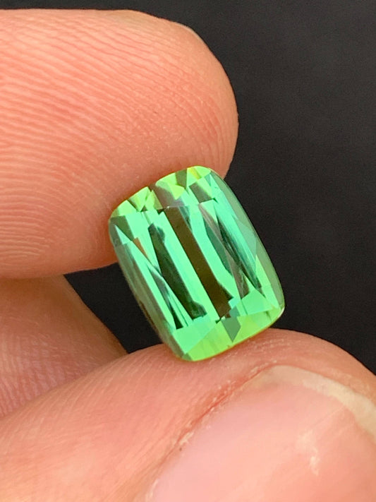 3.55 ct loop clean green tourmaline 9.5*7*6mm