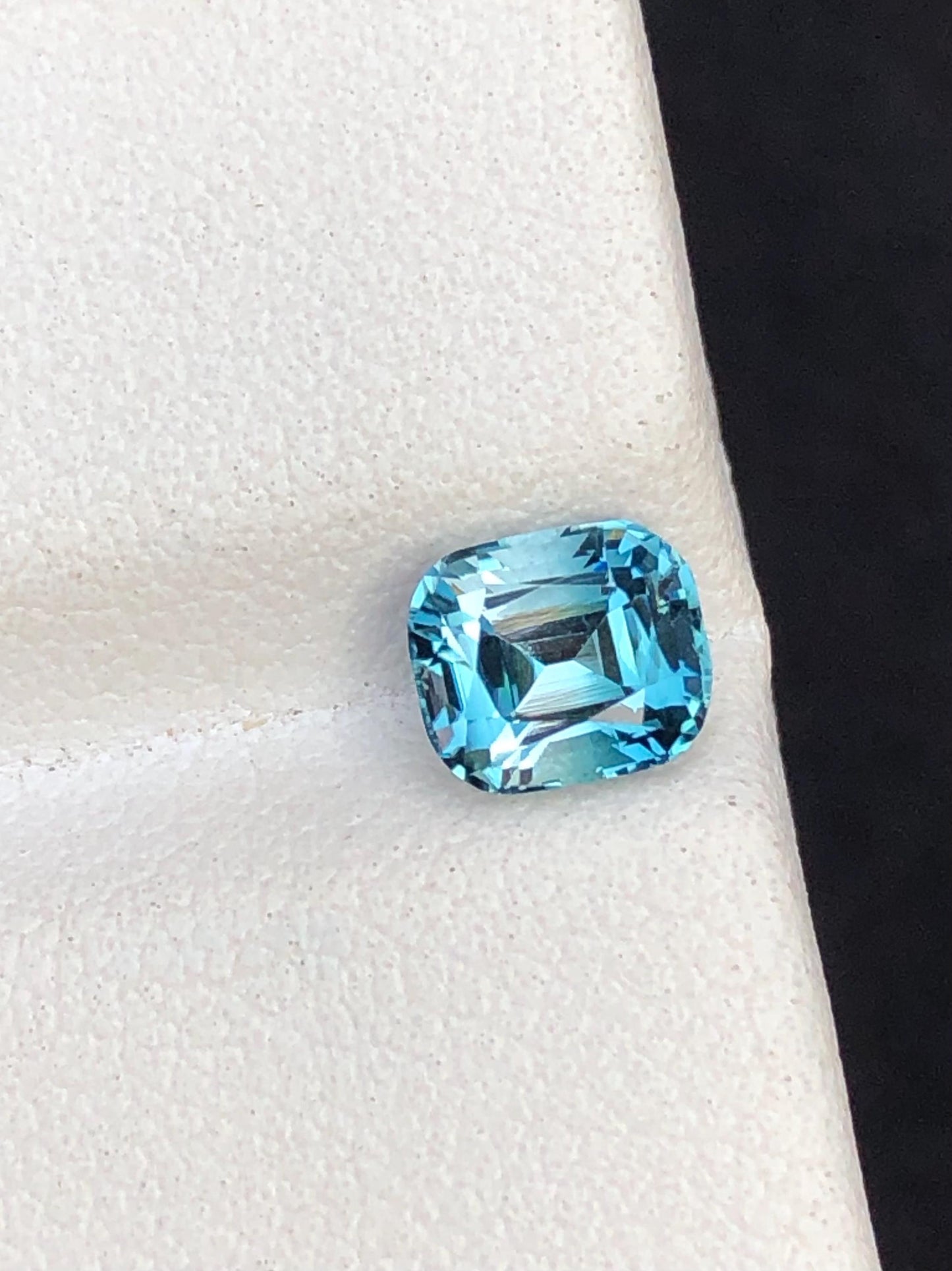 1.10 ct unique neon blue tourmaline 6*5*4.5mm