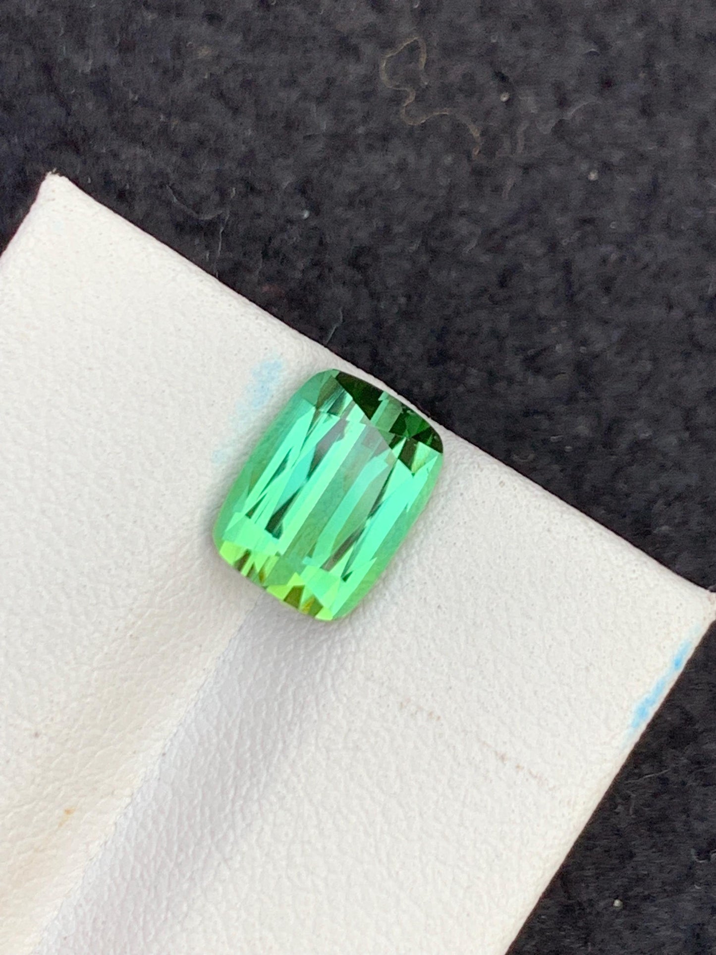 3.55 ct loop clean green tourmaline 9.5*7*6mm