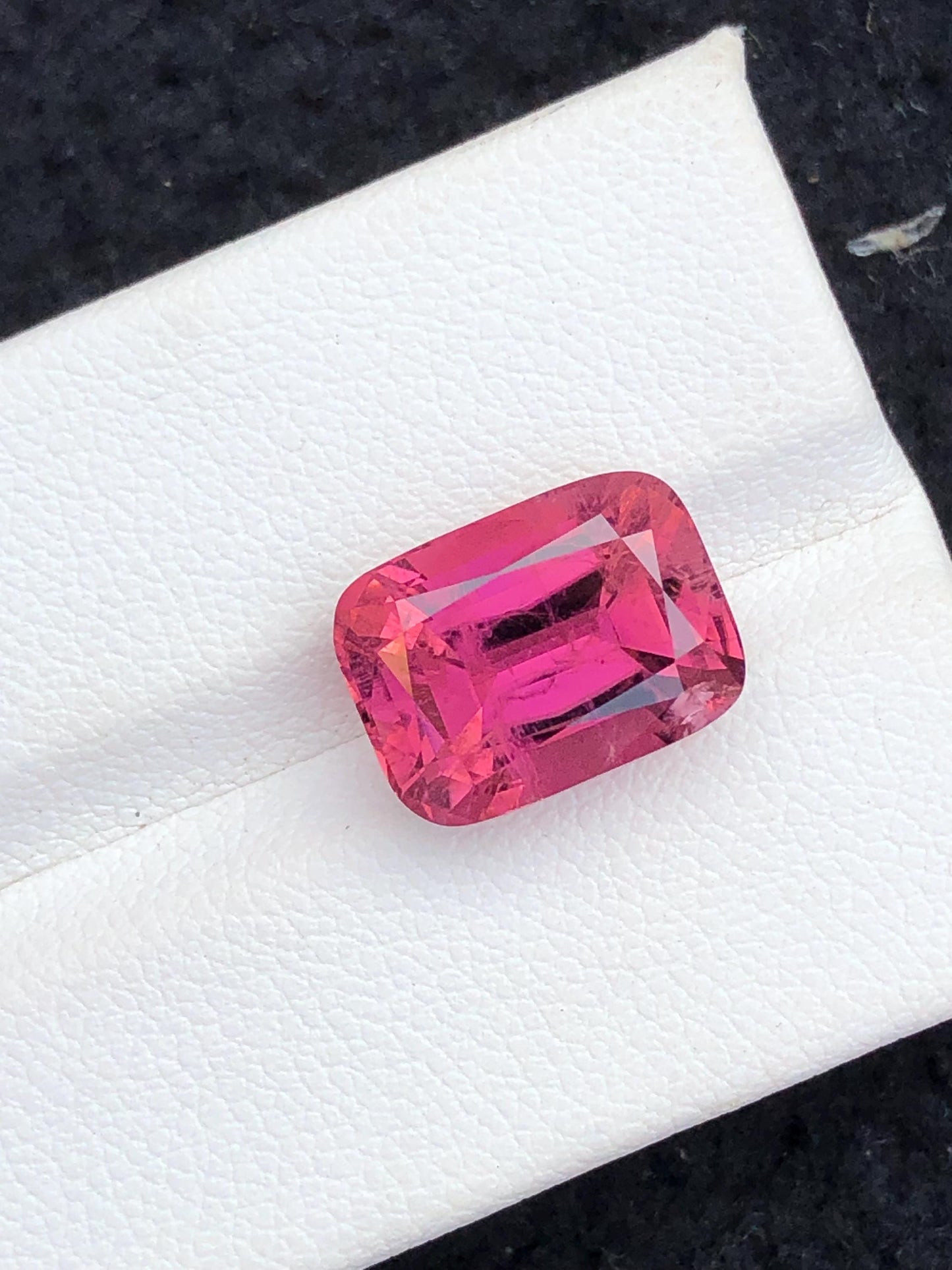 7.20 ct hot pink tourmaline faceted 13*9*8mm