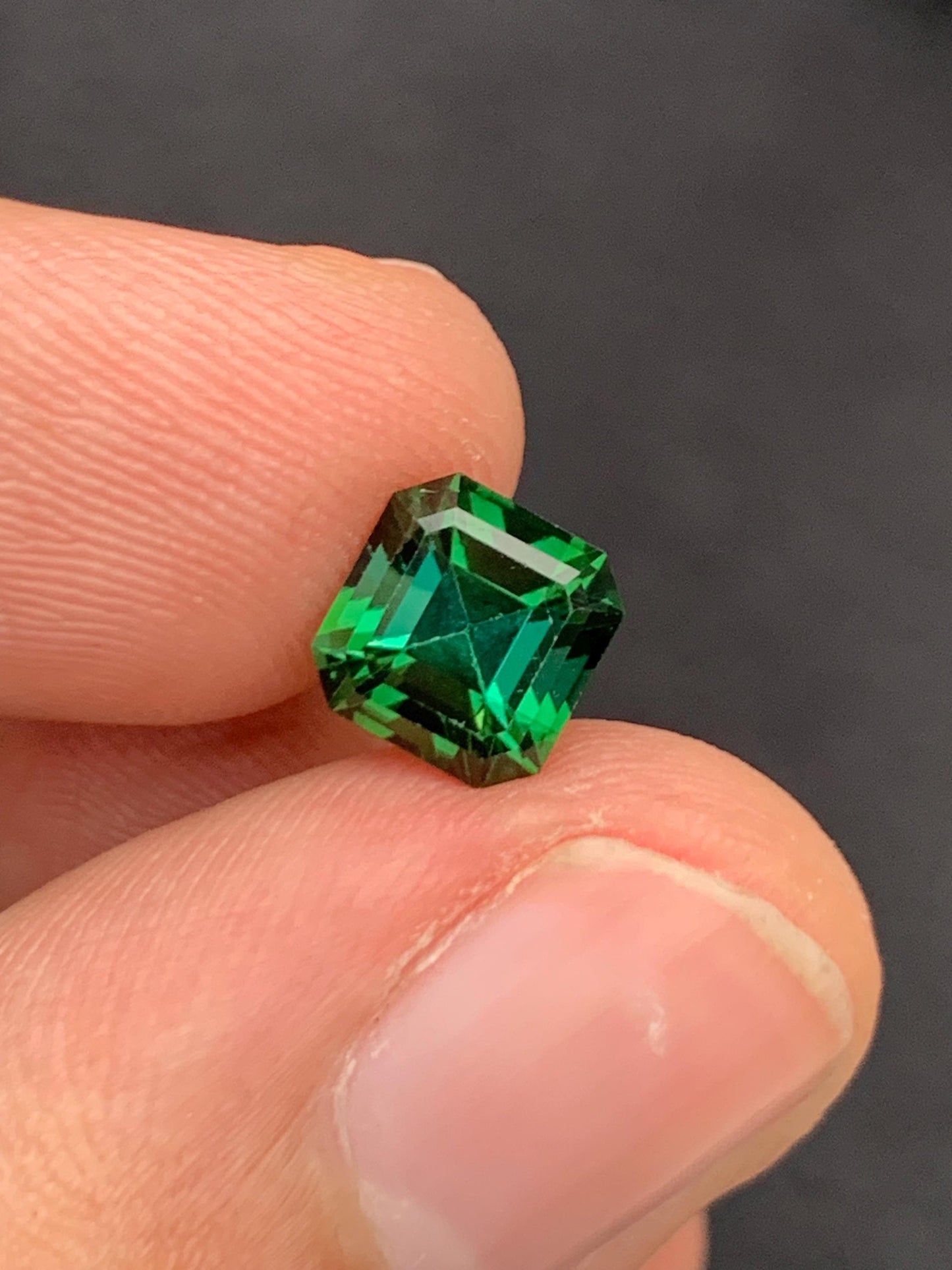 2 ct green tourmaline faceted 7*7*6mm