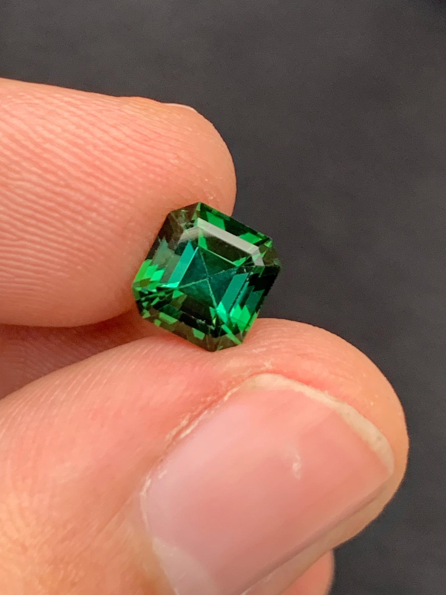 2 ct green tourmaline faceted 7*7*6mm