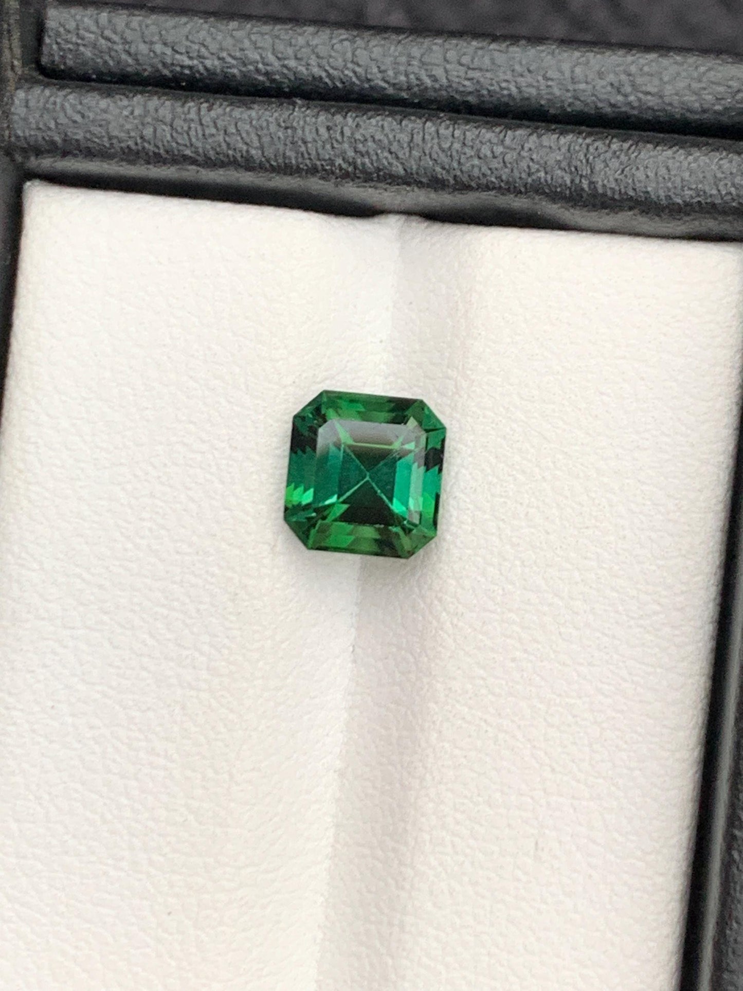 2 ct green tourmaline faceted 7*7*6mm